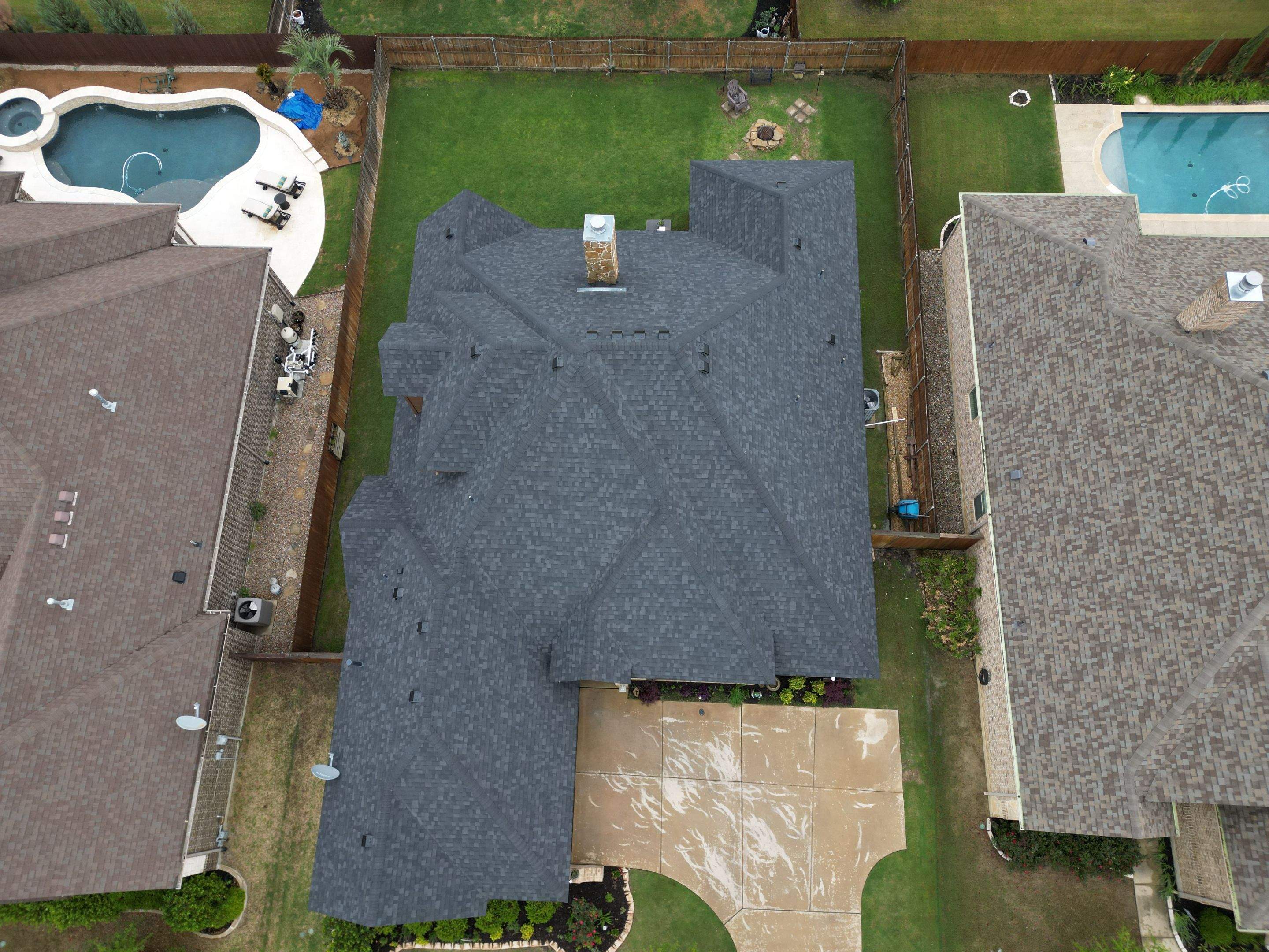 Onyx Black - Owens Corning TruDefinition Duration by RoofsOnly.com
