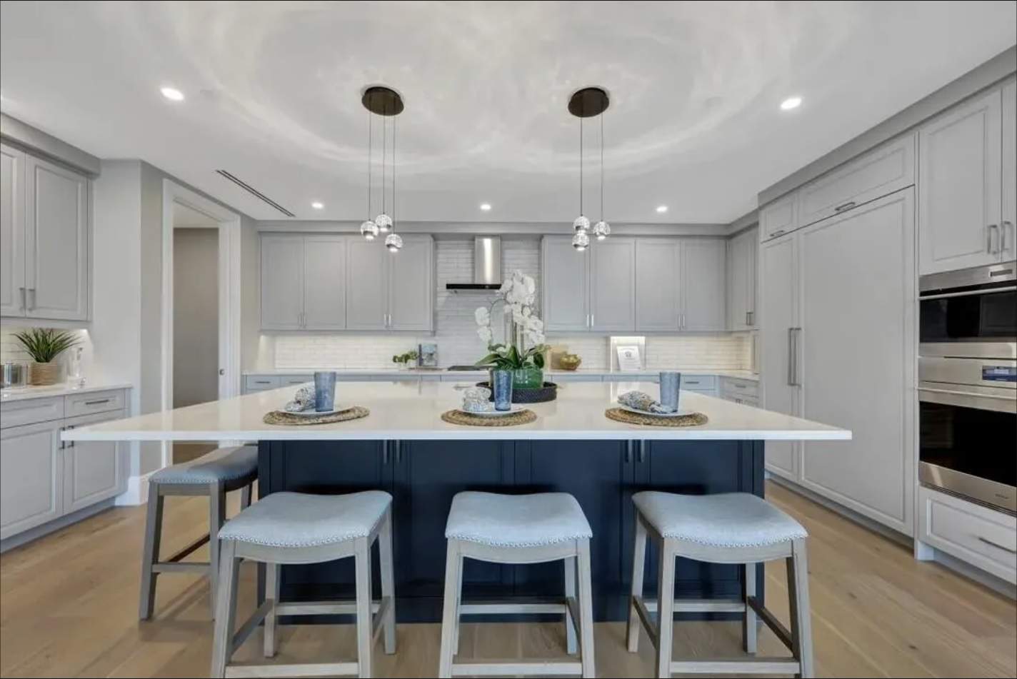 Quattro in Naples Square - Downtown Naples by Naples Home Staging®