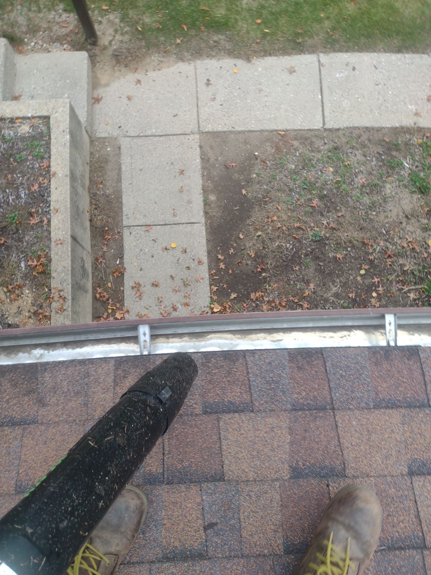 Commercial gutter cleaning Battle Creek, MIafter photo with clean gutters