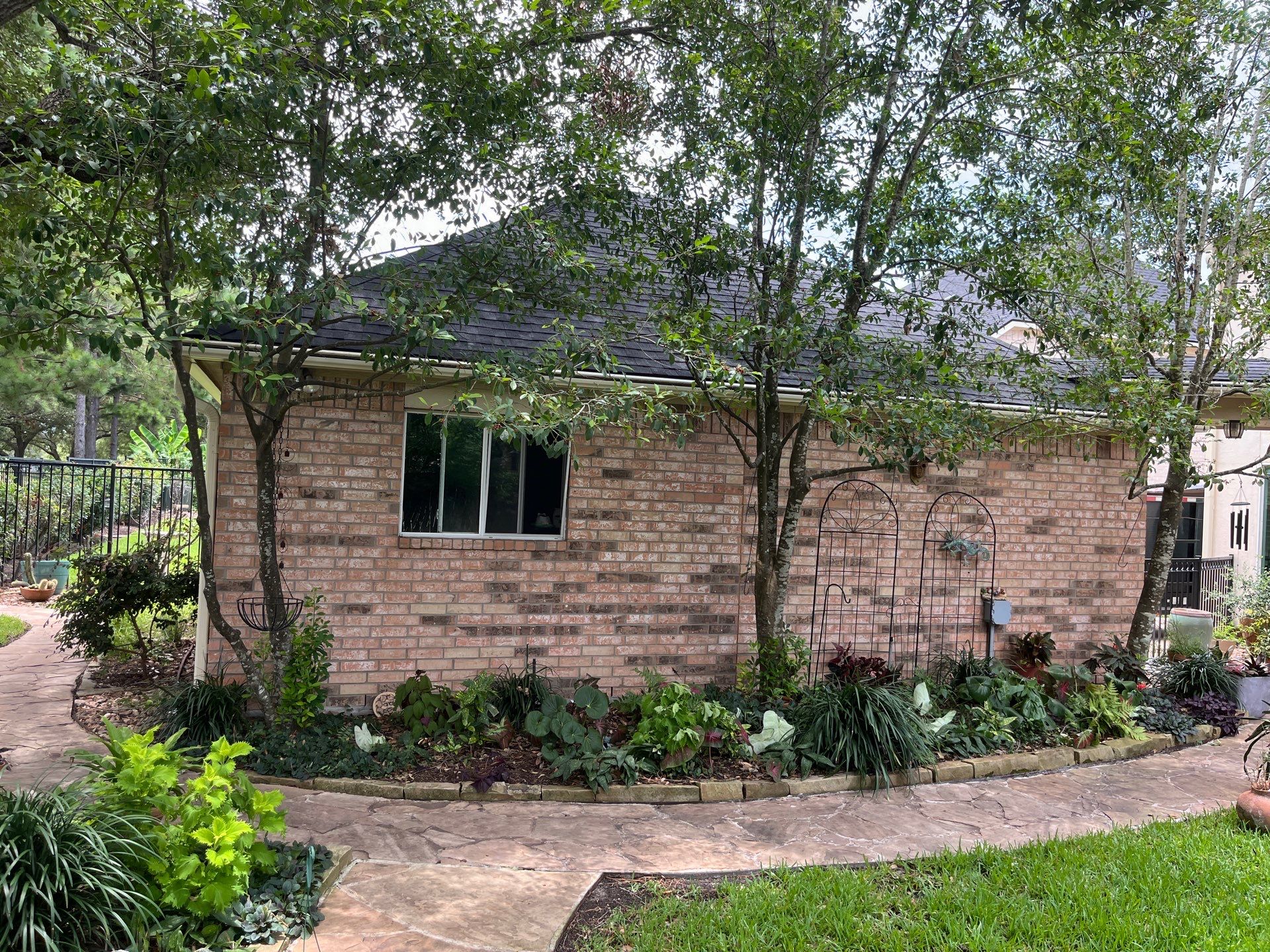 GAF Charcoal Roof Replacement for Houston Home by Houston Roofing & Construction