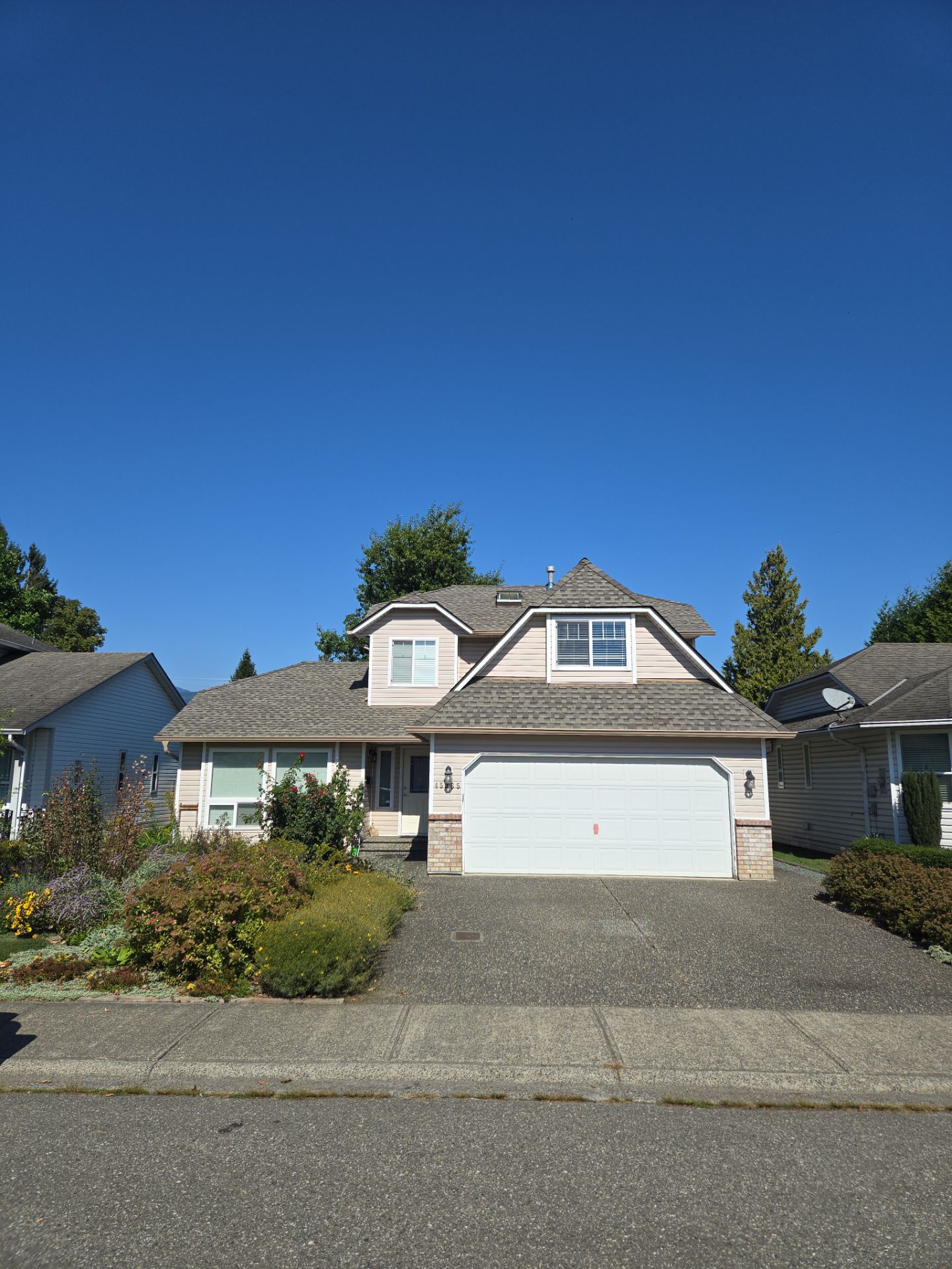 Residential Reroof Shingle - Weatherwood by Top Notch Roofing Inc