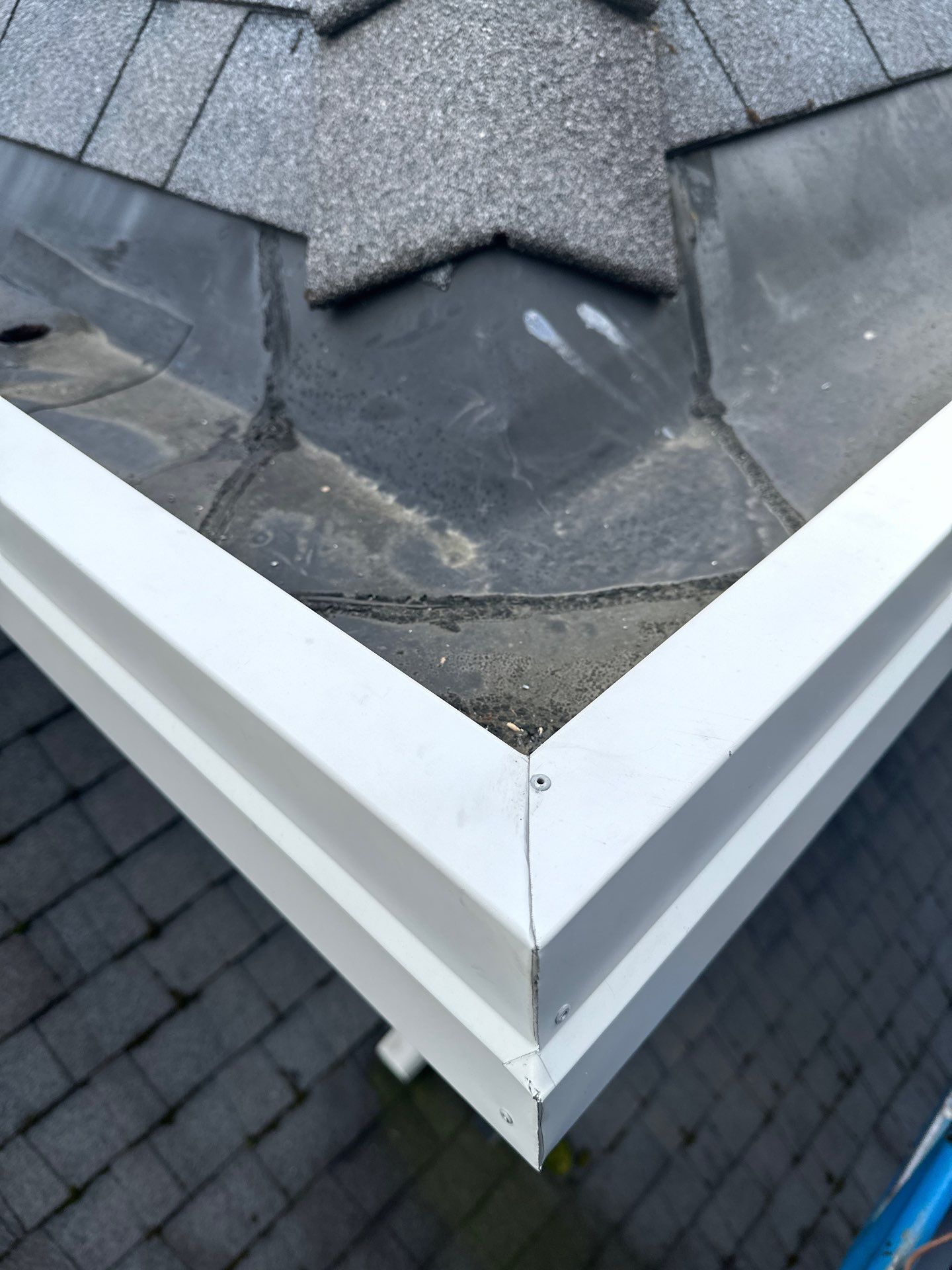 Residential Re-Roof using 26 GA Fascia Color White White by Top Notch Roofing Inc