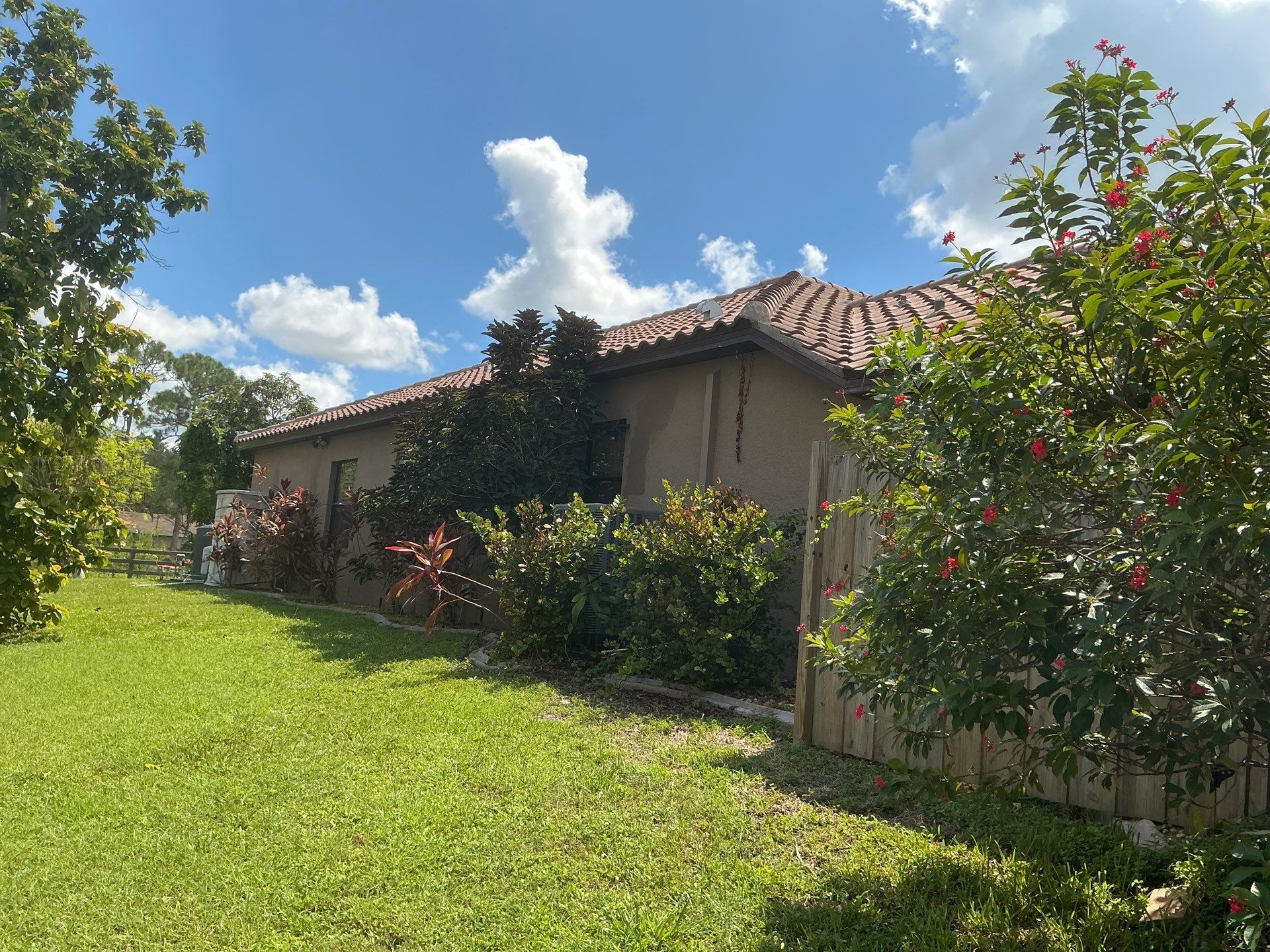 Premium 7-Inch Seamless Gutters in Cape Coral FL by Gutter Professors
