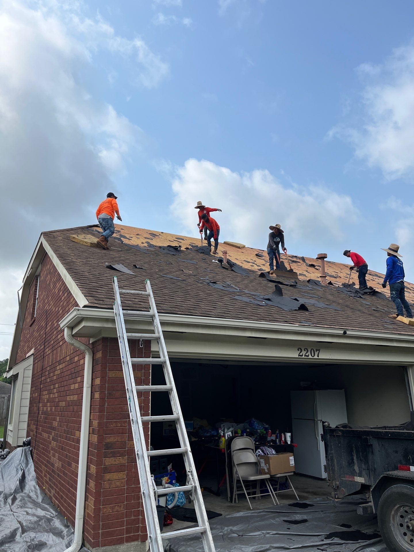 Residential Roofing Installation using Owen's Corning Duration (Lifetime) Shingles by Roof Repair Company