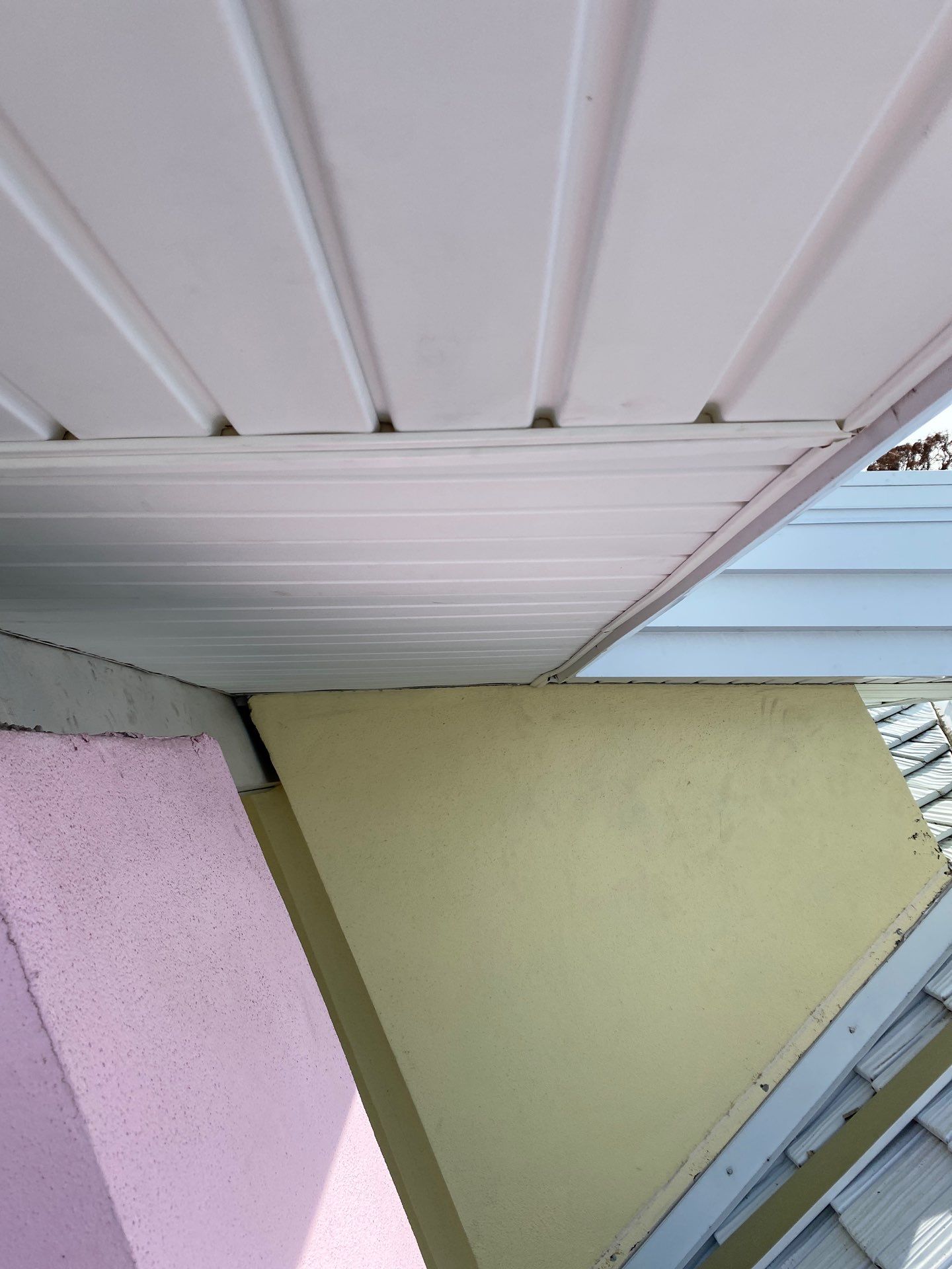 Soffit and Fascia Installation in Bradenton FL by Gutter Professors