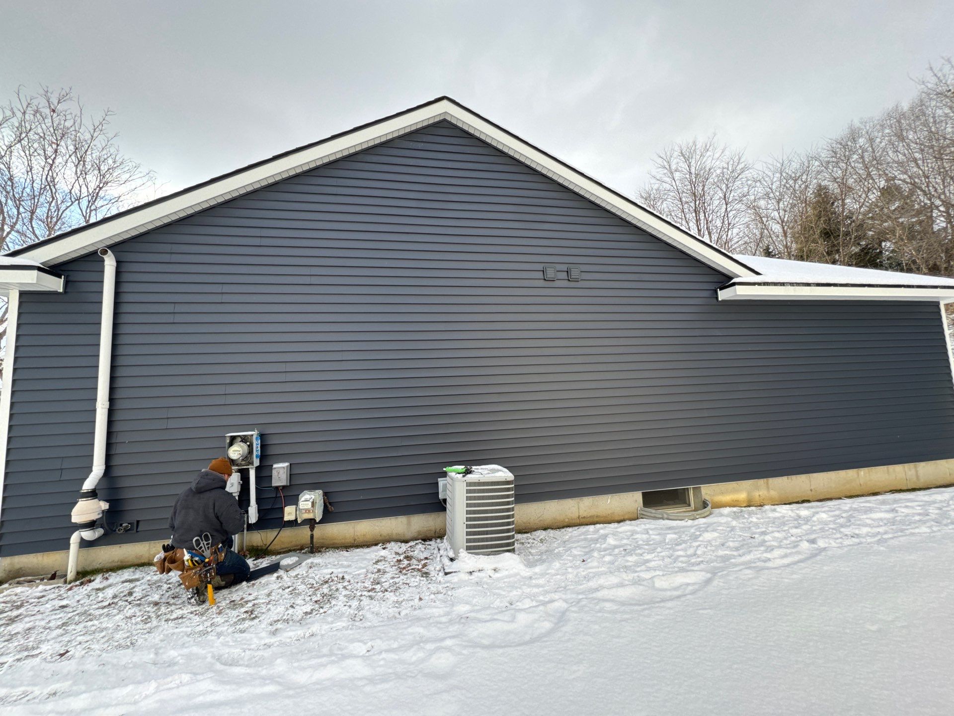 Siding Replacement using Alside Charter Oak D4.5" Riveria Dusk by 180 Contractors