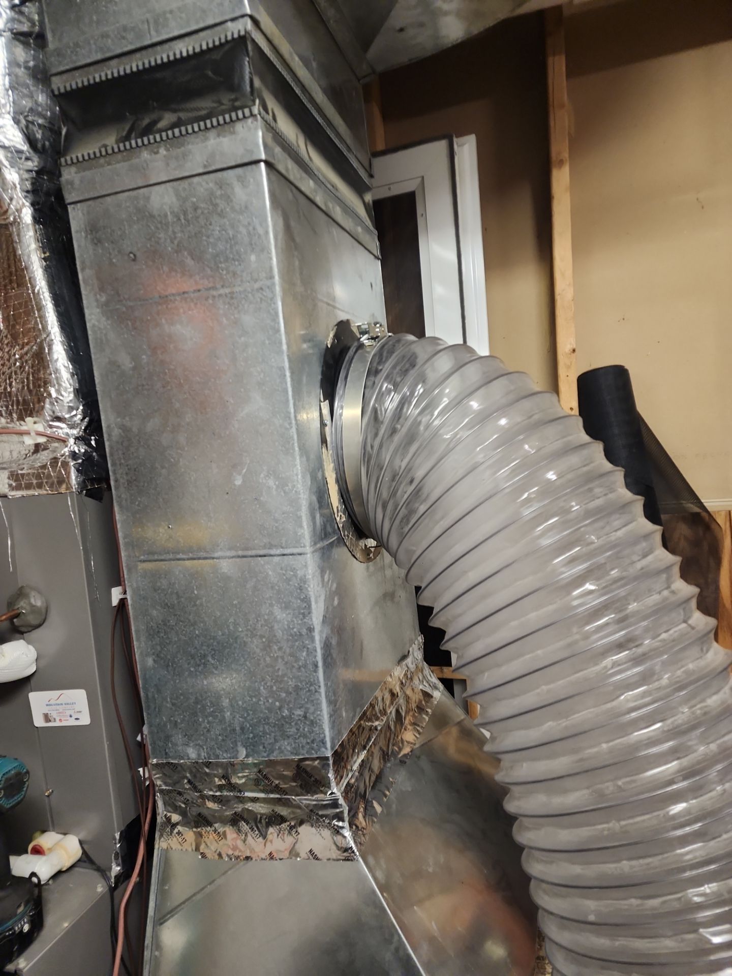 Duct Cleaning and Sanitization in Woodstock by Elemental Heating and air conditioning LLC