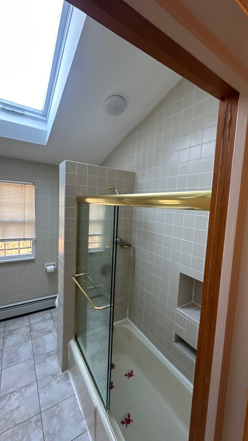 Tub Replacement in Longmeadow, MA by Yankee Home Improvement