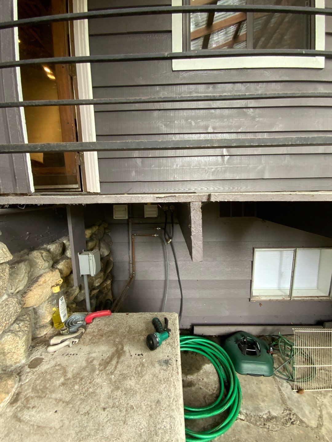 Simple Traditional Deck by Alki deck builders 
