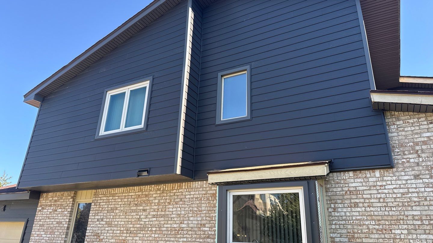 Siding Replacement using Alside S7 Cedar Mill Grain Cast Iron by 180 Contractors