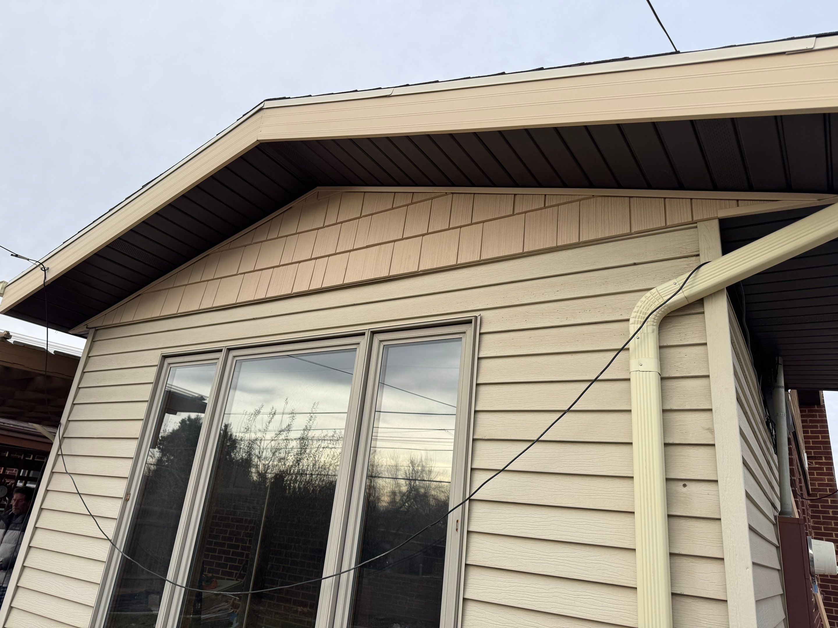 Salt Lake City | Premium Vinyl Shingle Accent | Sandtone by Ideal Siding Utah