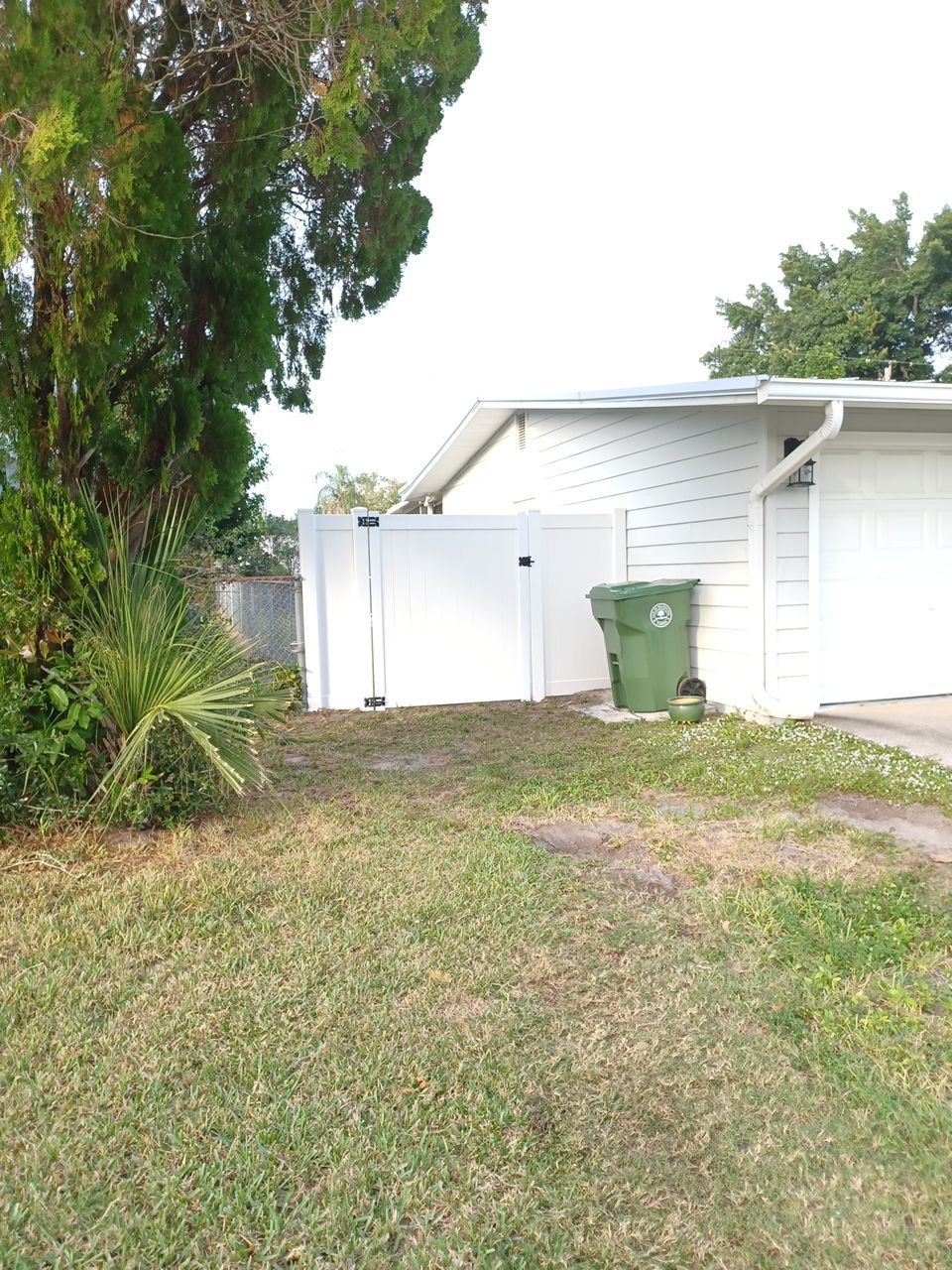 Bradenton, FL 6 ft. Tall White Vinyl Privacy Fence  by Asap fence and gates, LLC