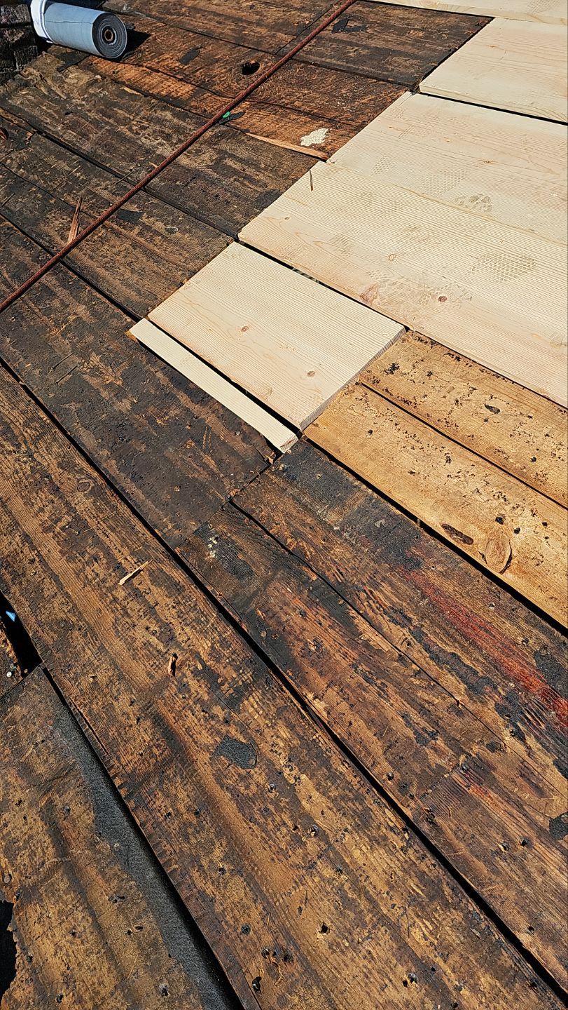 ATLAS PINNACLE COLOR: BURNT HICKORY DRIP EDGE: WHITE by Eagle Eye Roofing