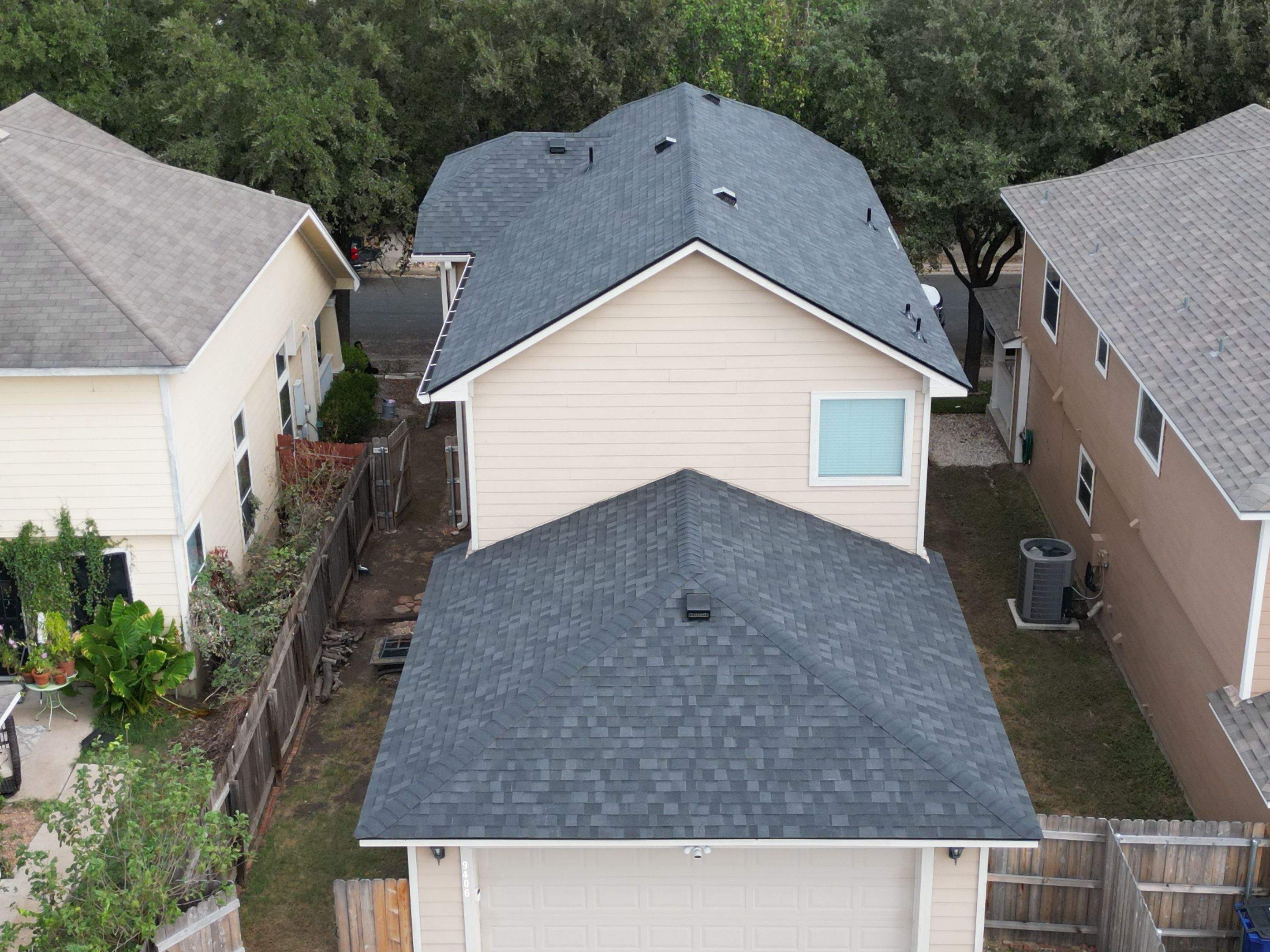 Onyx Black - TruDefinition Duration by RoofsOnly.com