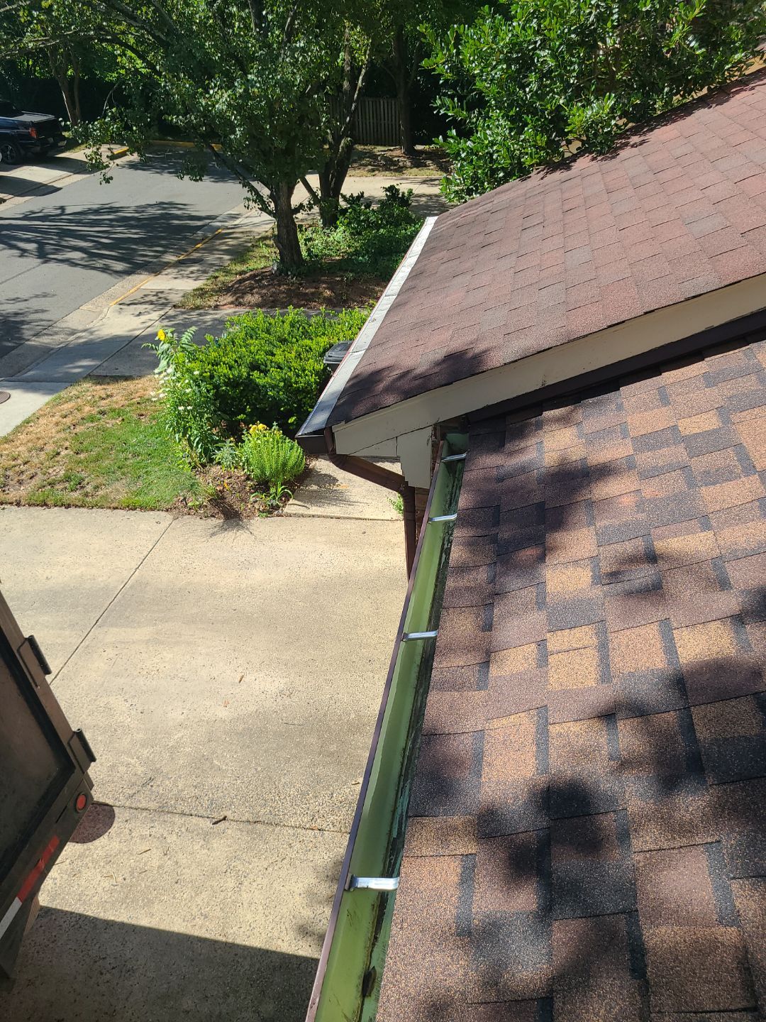 Alexandria: Roof Replacement with CertainTeed Landmark Pro in Max Def Burnt Sienna by RM Banning, Inc.