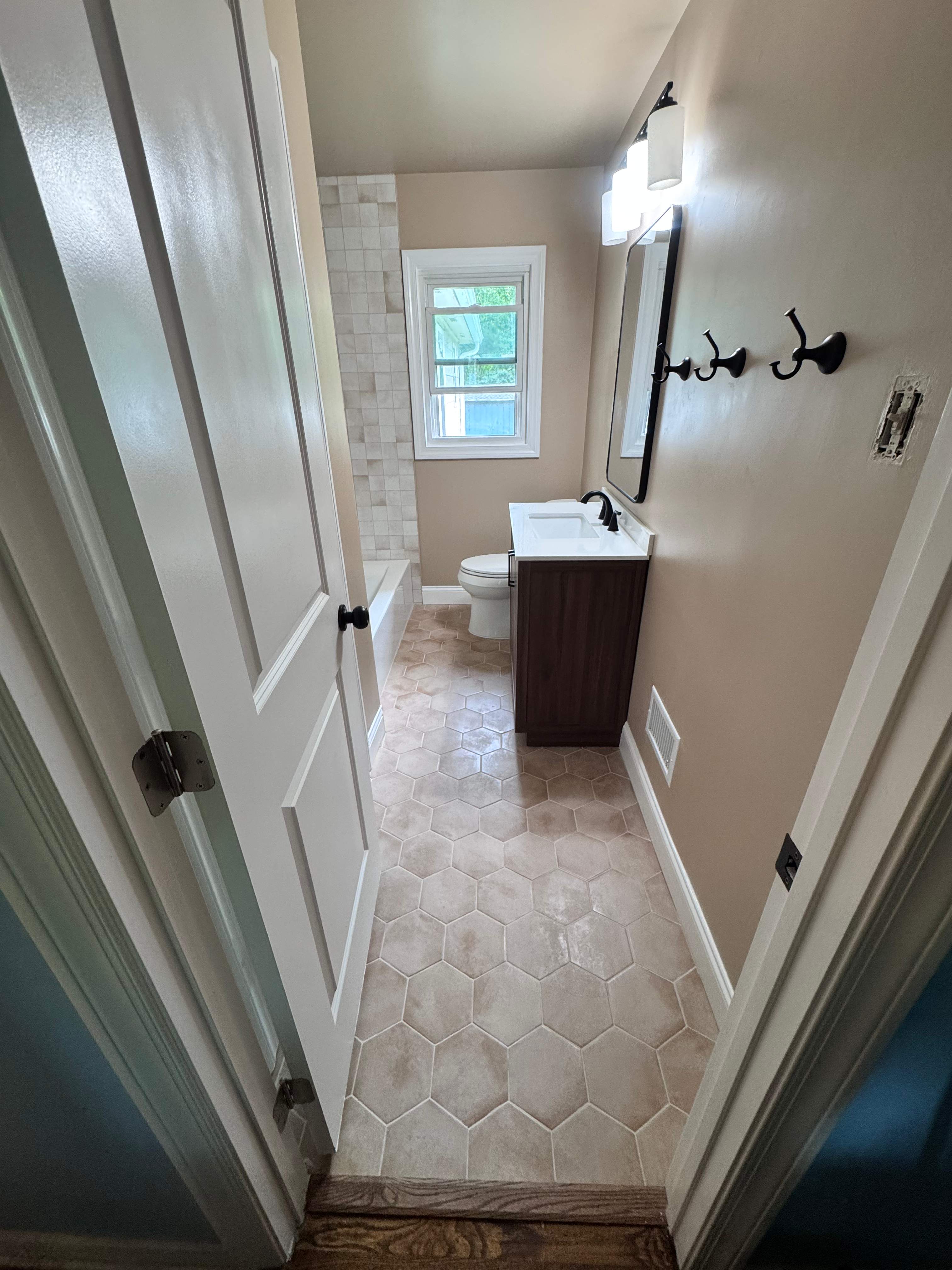 Hall bathroom renovation by Prudencio