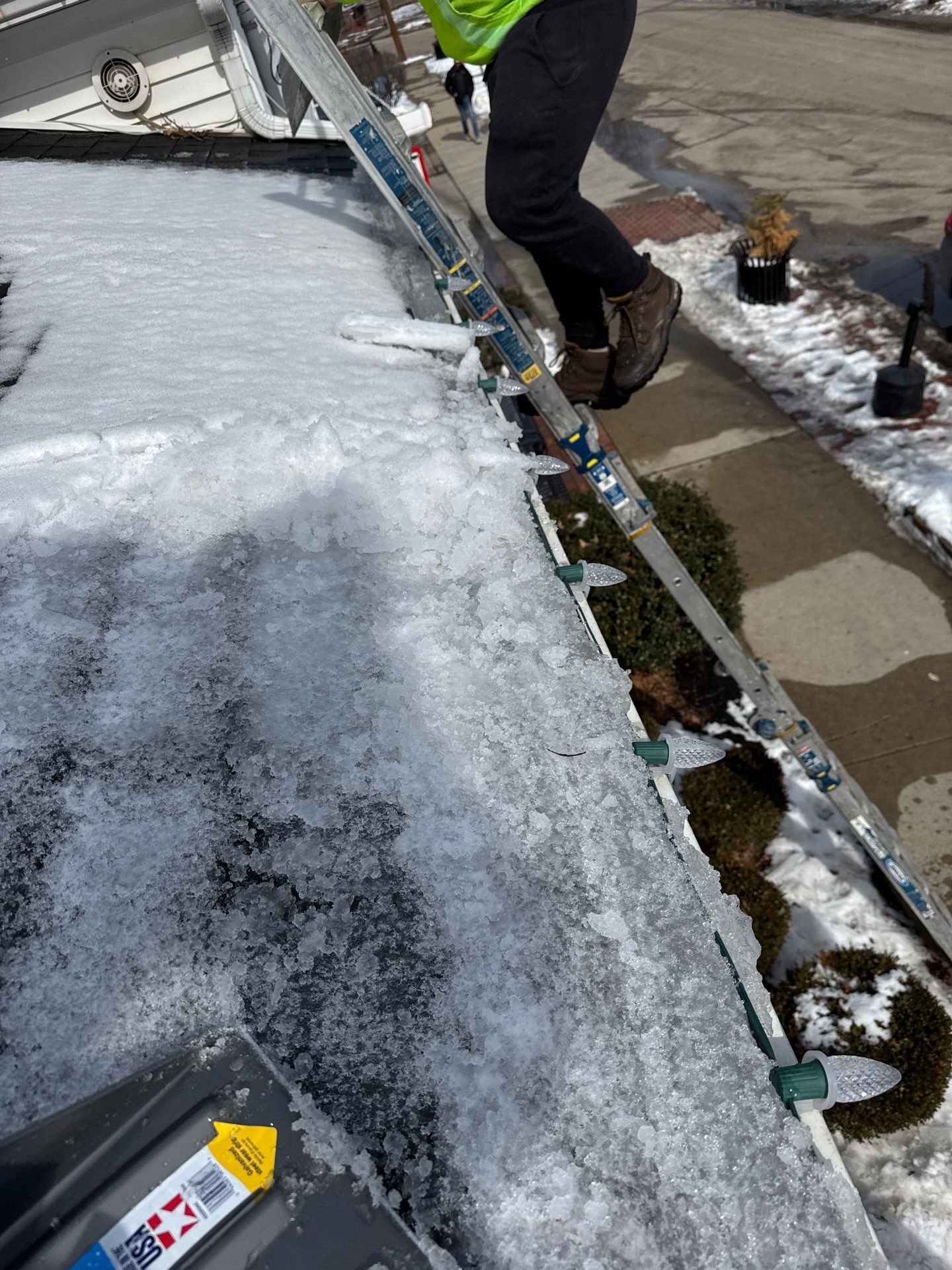 Gutter Repair using 5" Aluminum Gutters by 3 Daughters Construction 