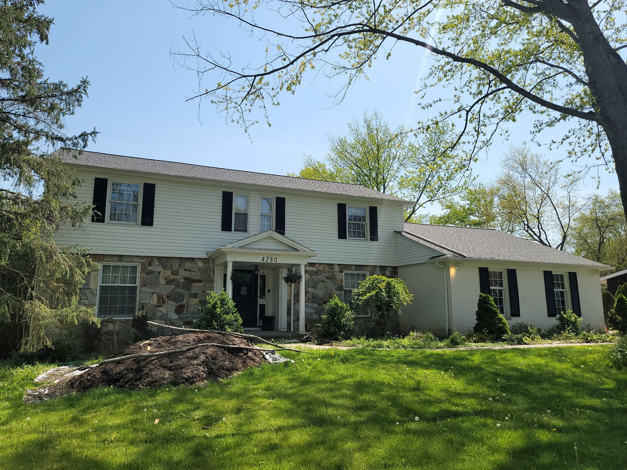 ATLAS PINNACLE COLOR: SUMMER STORM DRIP EDGE: WHITE by Eagle Eye Roofing