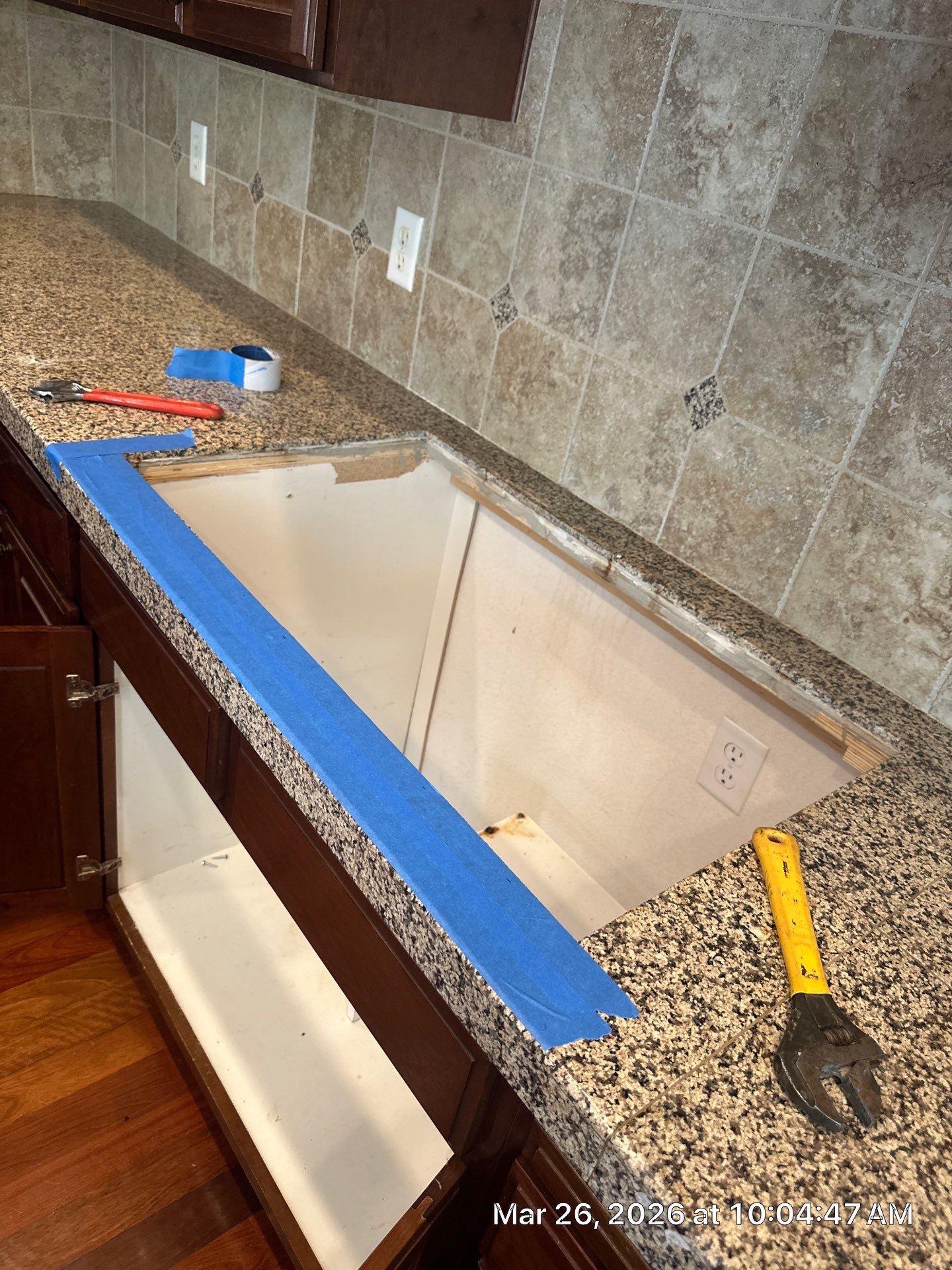 Granite Cuts for Cooktop by RoundHouse Installations