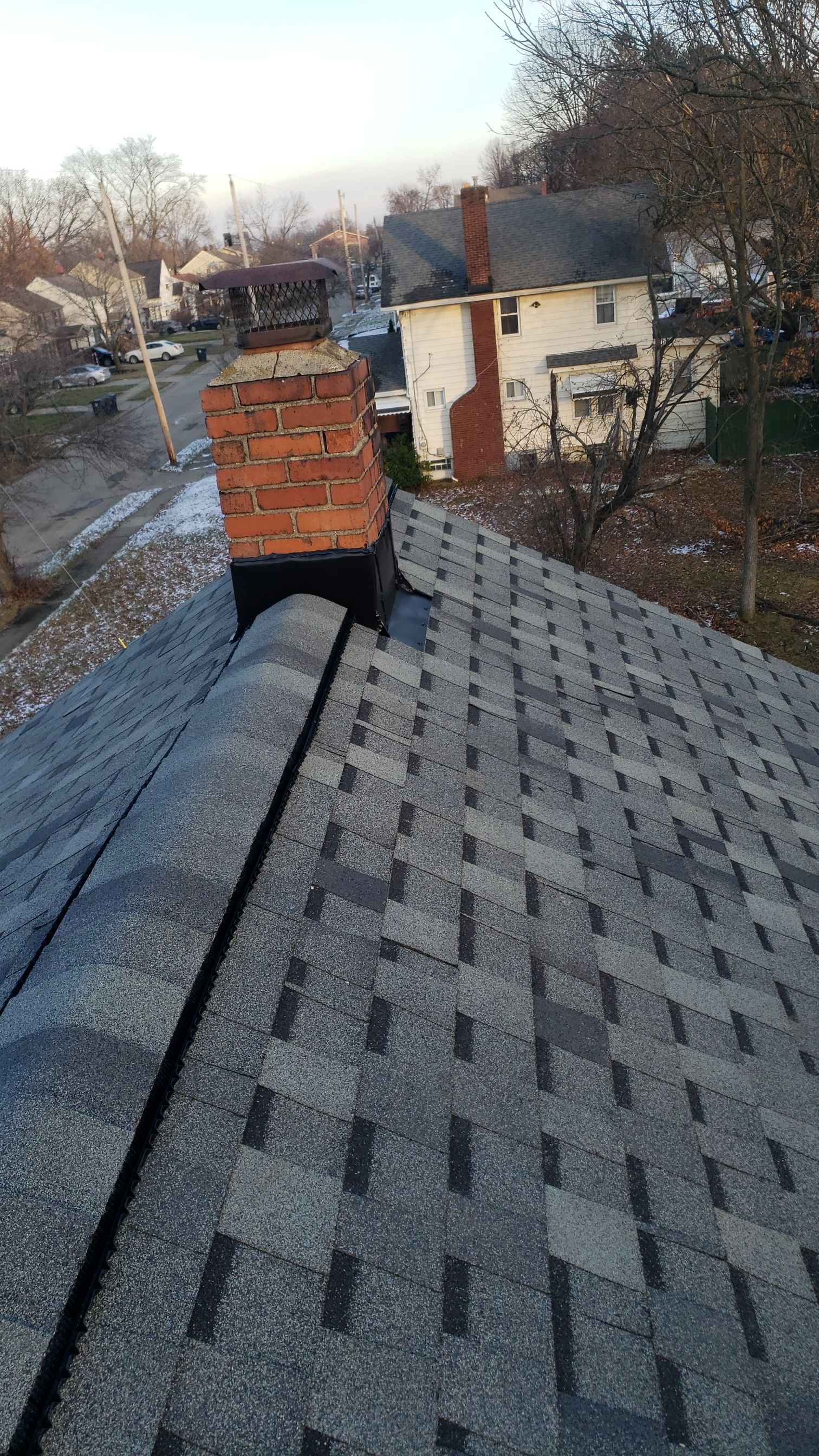 ATLAS PINNACLE COLOR: SCOTCHGARD HEARTHSTONE DRIP EDGE: WHITE by Eagle Eye Roofing