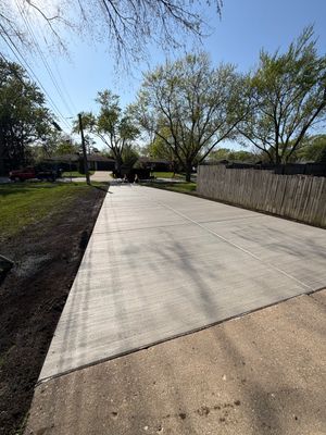 Full depth concrete driveway replacement
