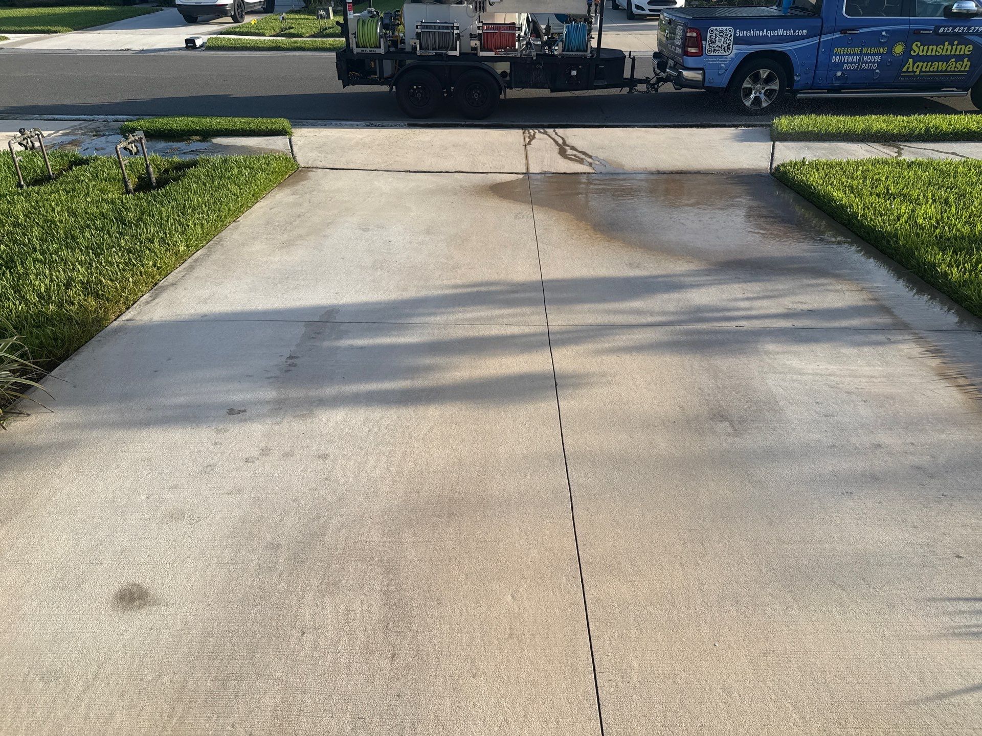 Driveway & Sidewalk Cleaning in Summerwoods Parrish, FL 34219 by Sunshine AquaWash