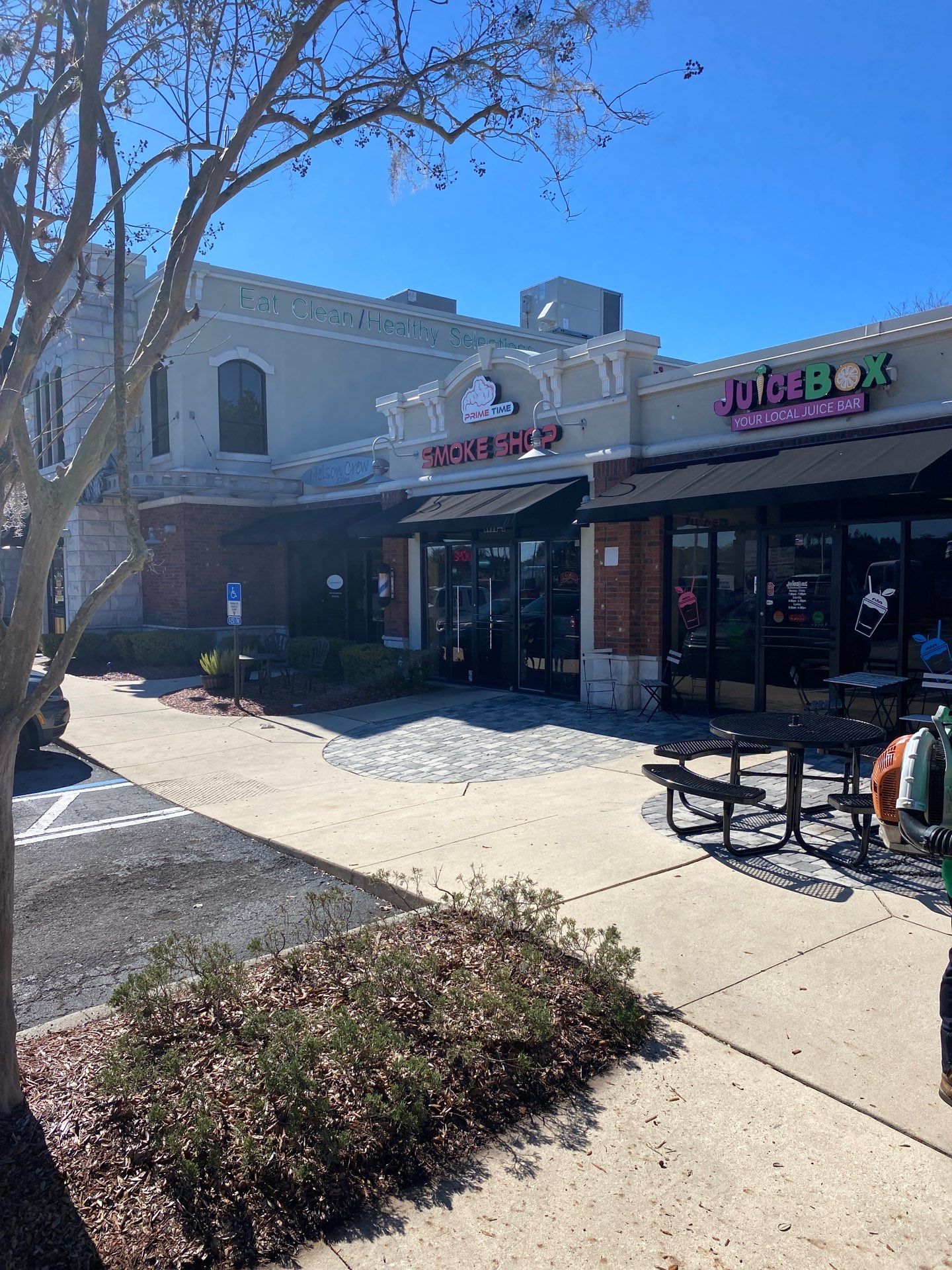 Larry’s Giant Subs | Rock & Mulch by ProGreen Services