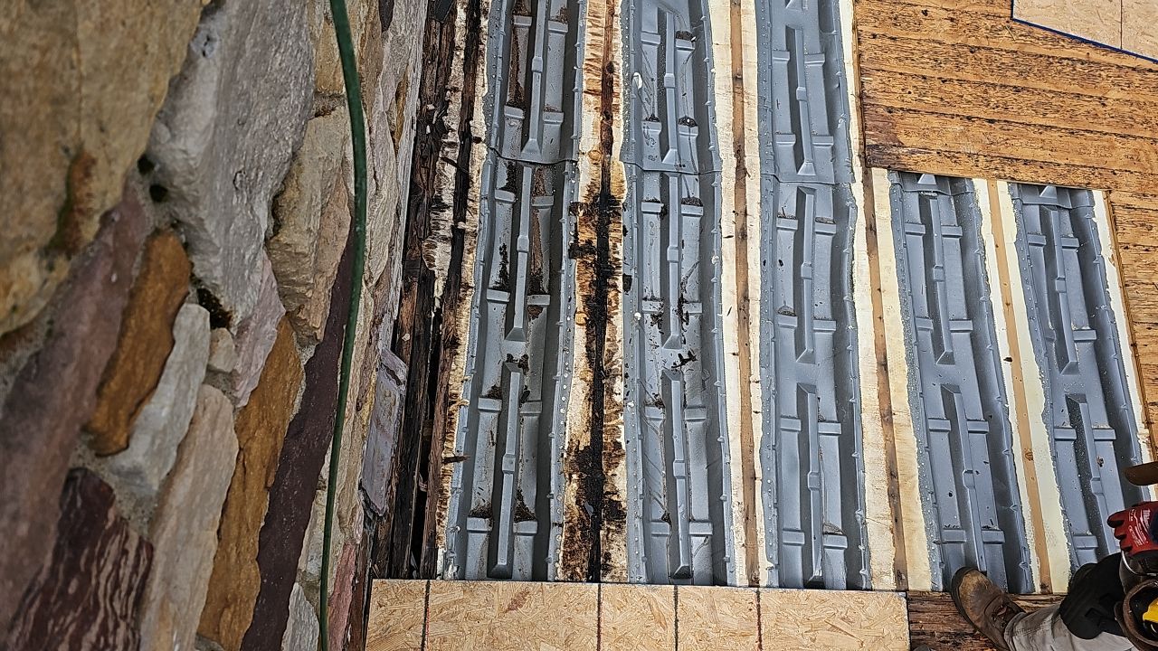 ATLAS PINNACLE HP W/SCOTCHGARD COLOR: WEATHERED WOOD by Eagle Eye Roofing