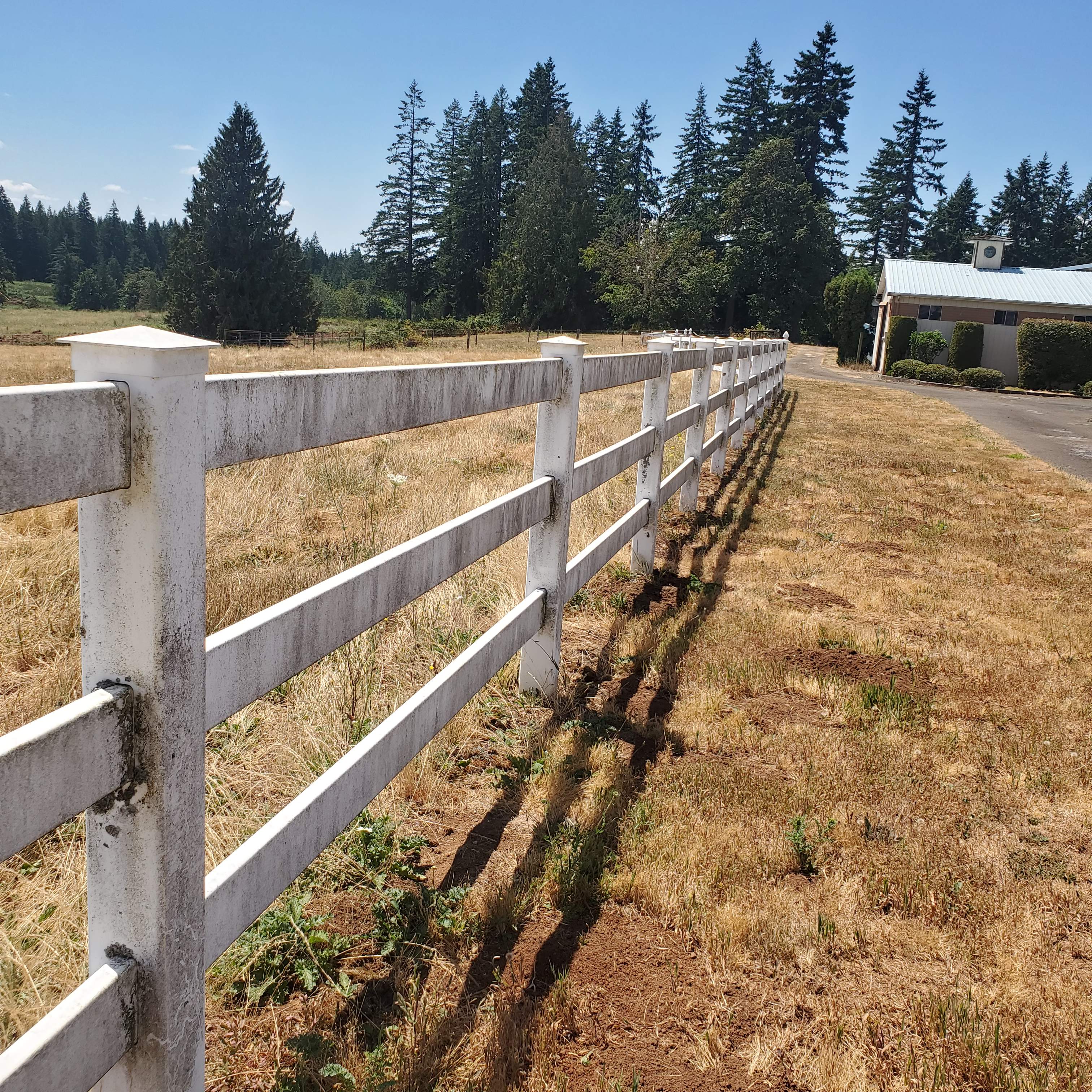Vinyl Fence Wash using Surfactant by Willamette Outdoor Wash LLC