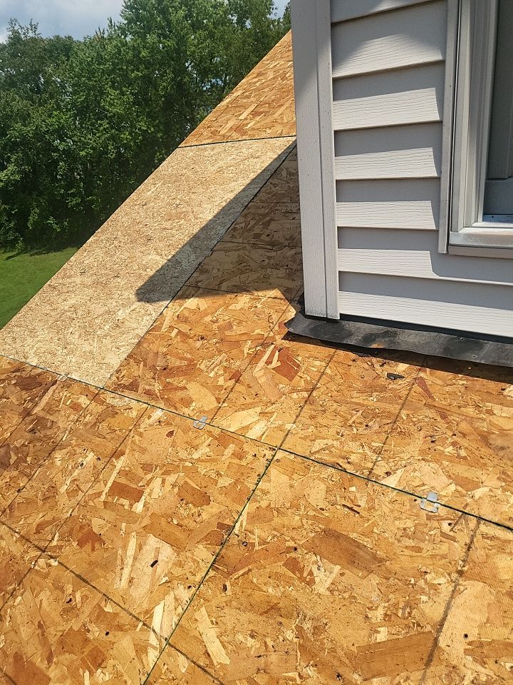 ATLAS PINNACLE COLOR: WEATHERED SHADOW by Eagle Eye Roofing