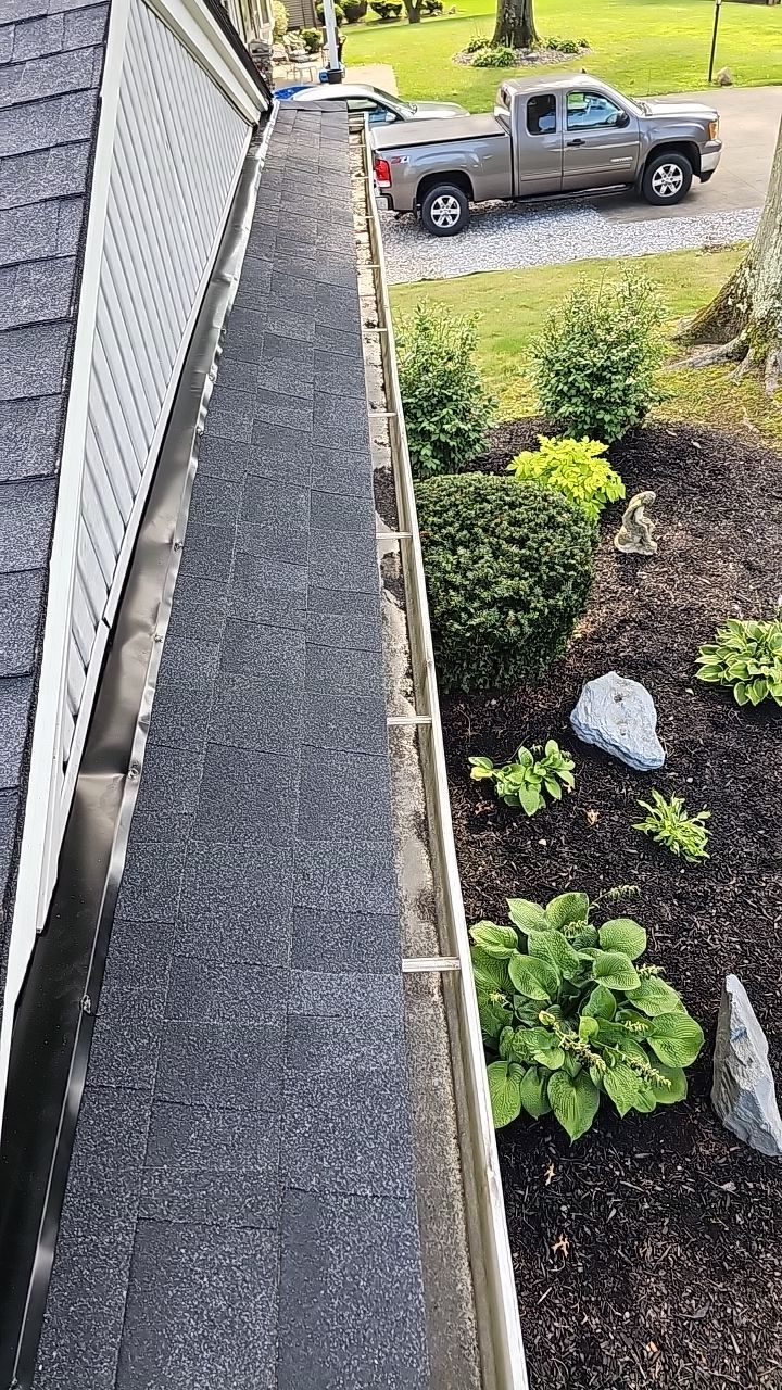 OWENS CORNING COLOR: Onyx Black by Eagle Eye Roofing