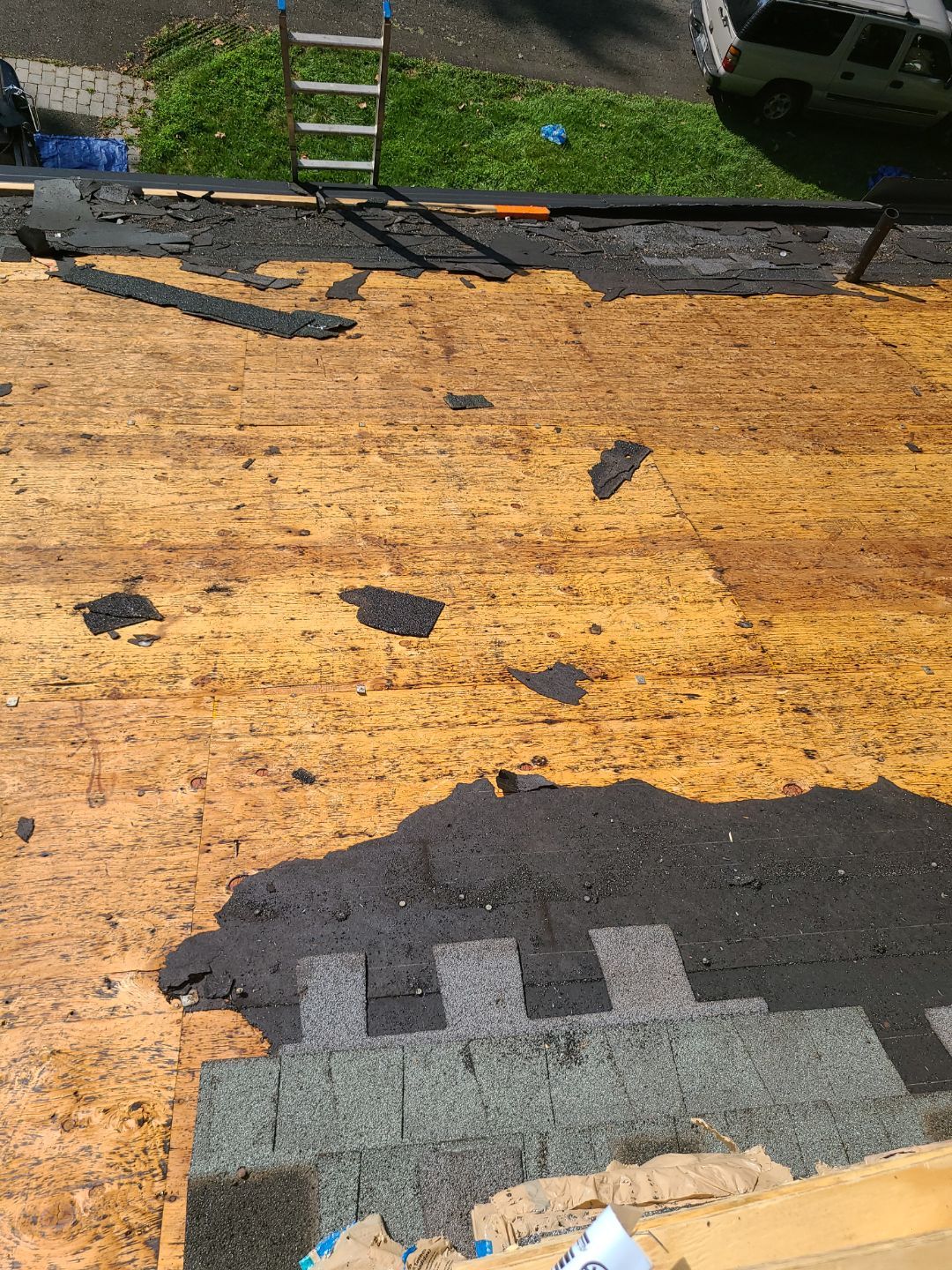 Oakton: Residential Roof Replacement with CertainTeed Landmark Designer Shingles in Pewter by RM Banning, Inc.