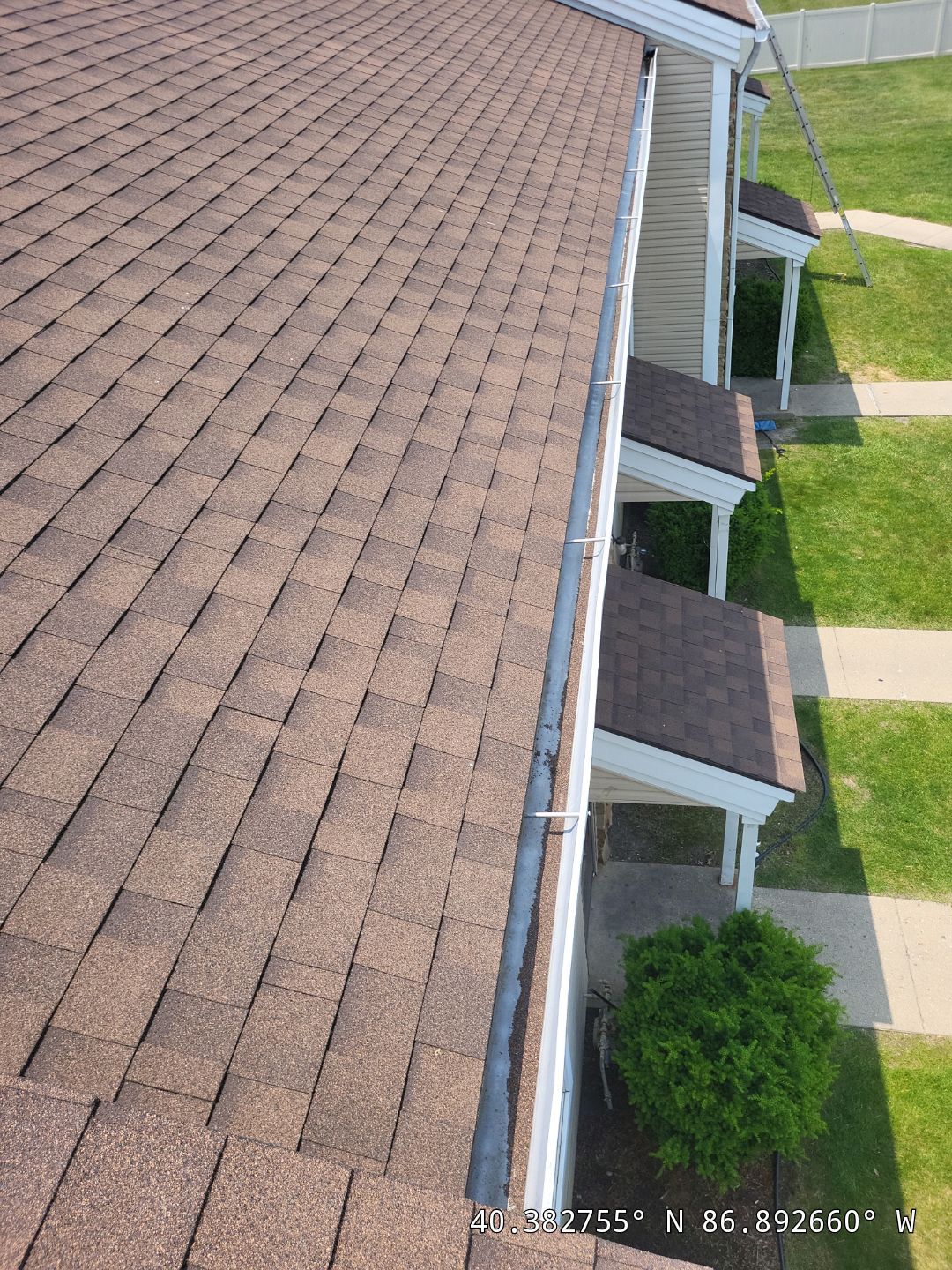 HOA gutter cleaning before photo