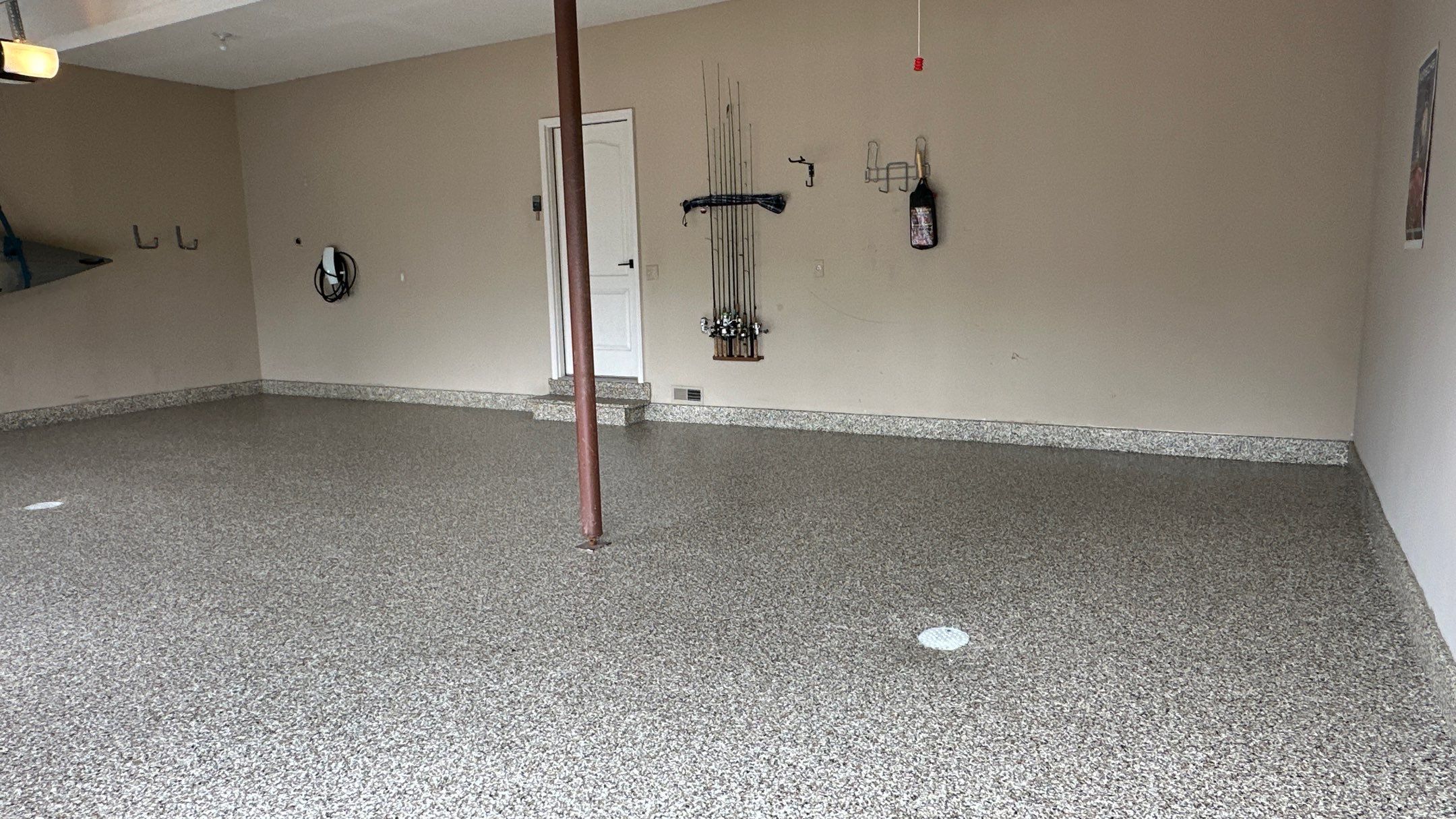 Jeff M. chose Riverbed flake for his beautiful new flake floor   by Banner Garage