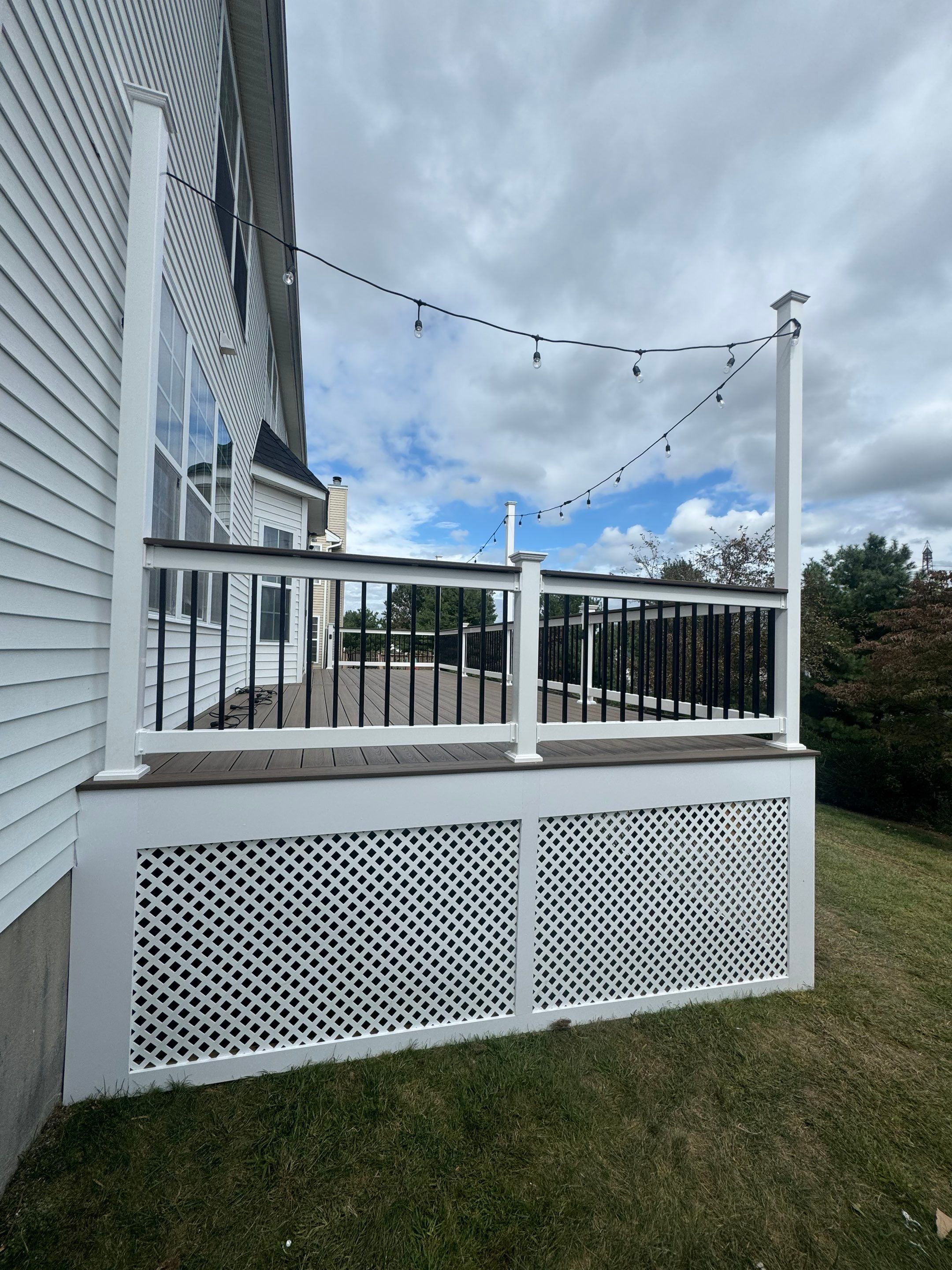 New Deck using Deckorators Venture - Color Sandbar by deck guardian