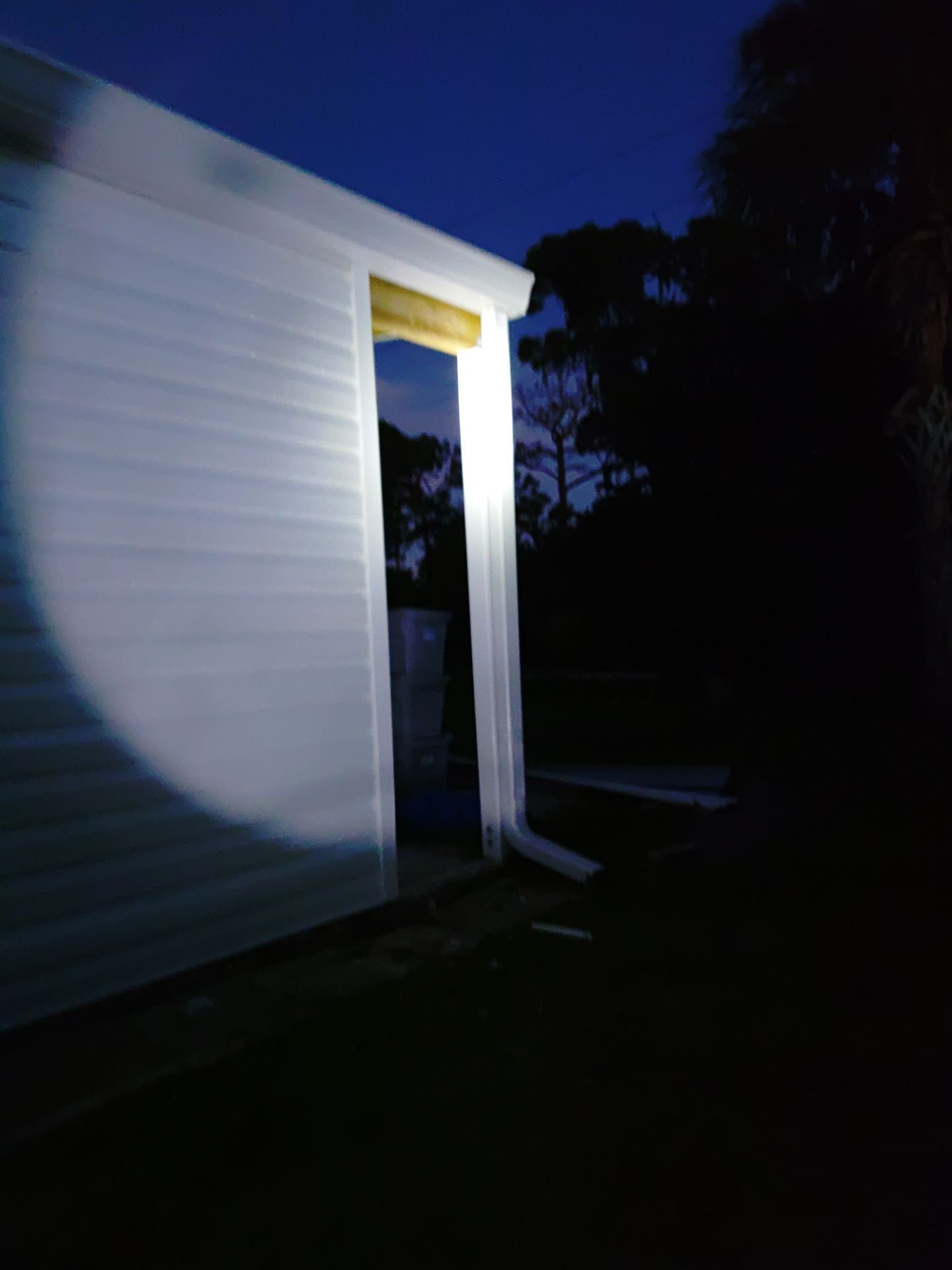 6 inch Aluminum Seamless Gutters in Englewood FL by Gutter Professors