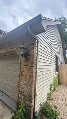 Turtle Shell gutter protection installation in Naperville, IL 60540, photograph 6