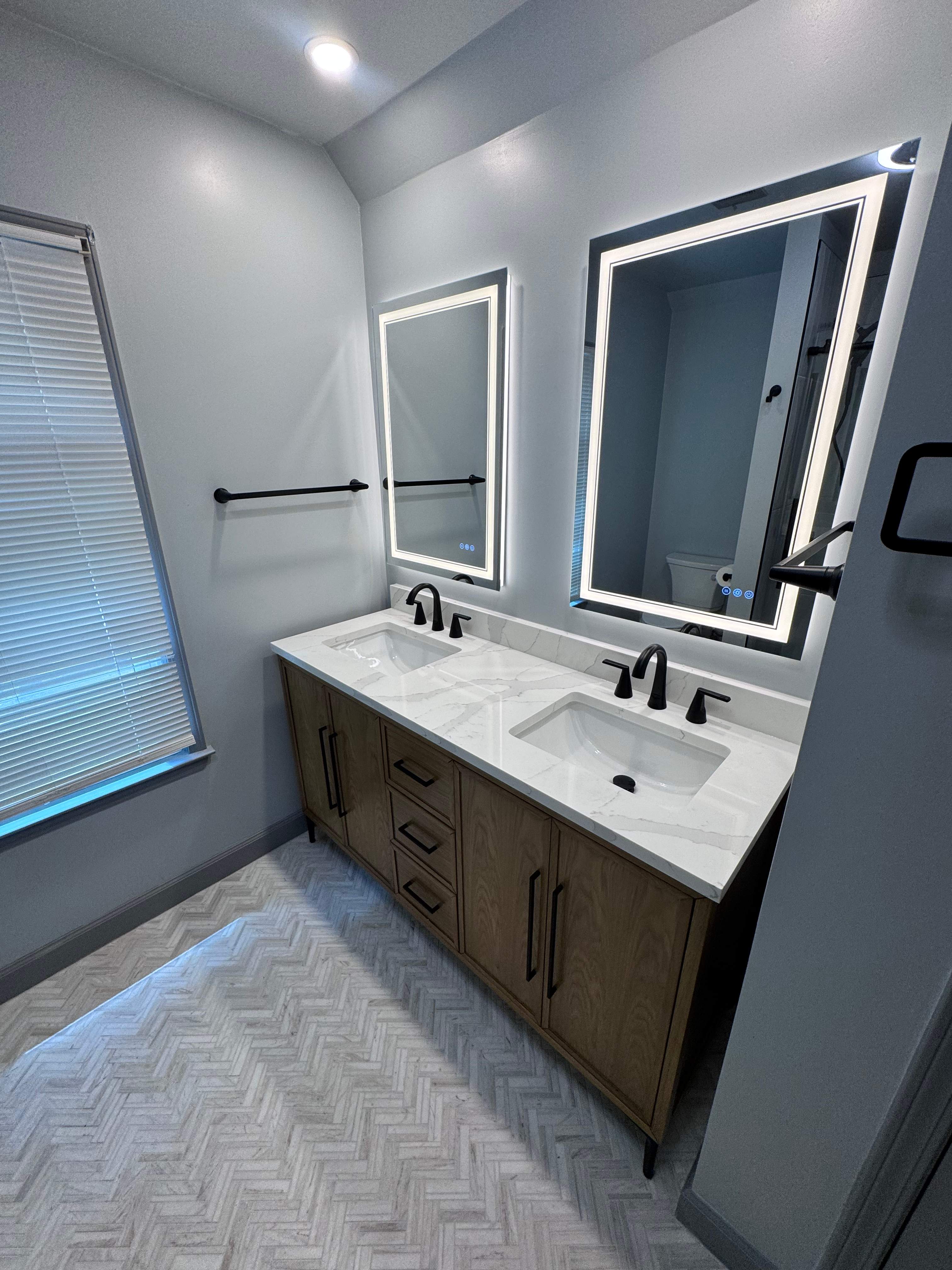 Guest bathroom renovation by Prudencio