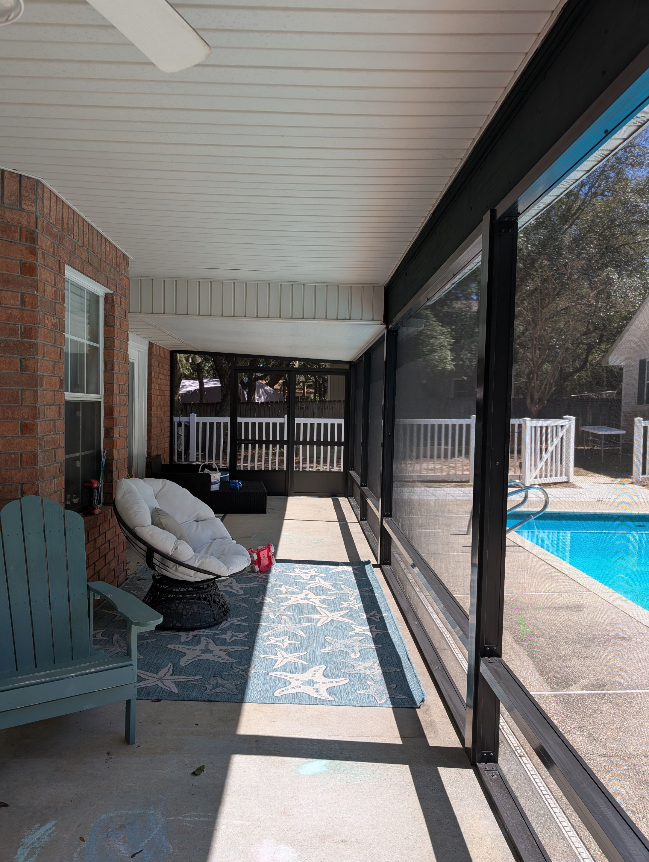 Screen Room using Colorbeam in Gulf Breeze by Titan Sunrooms