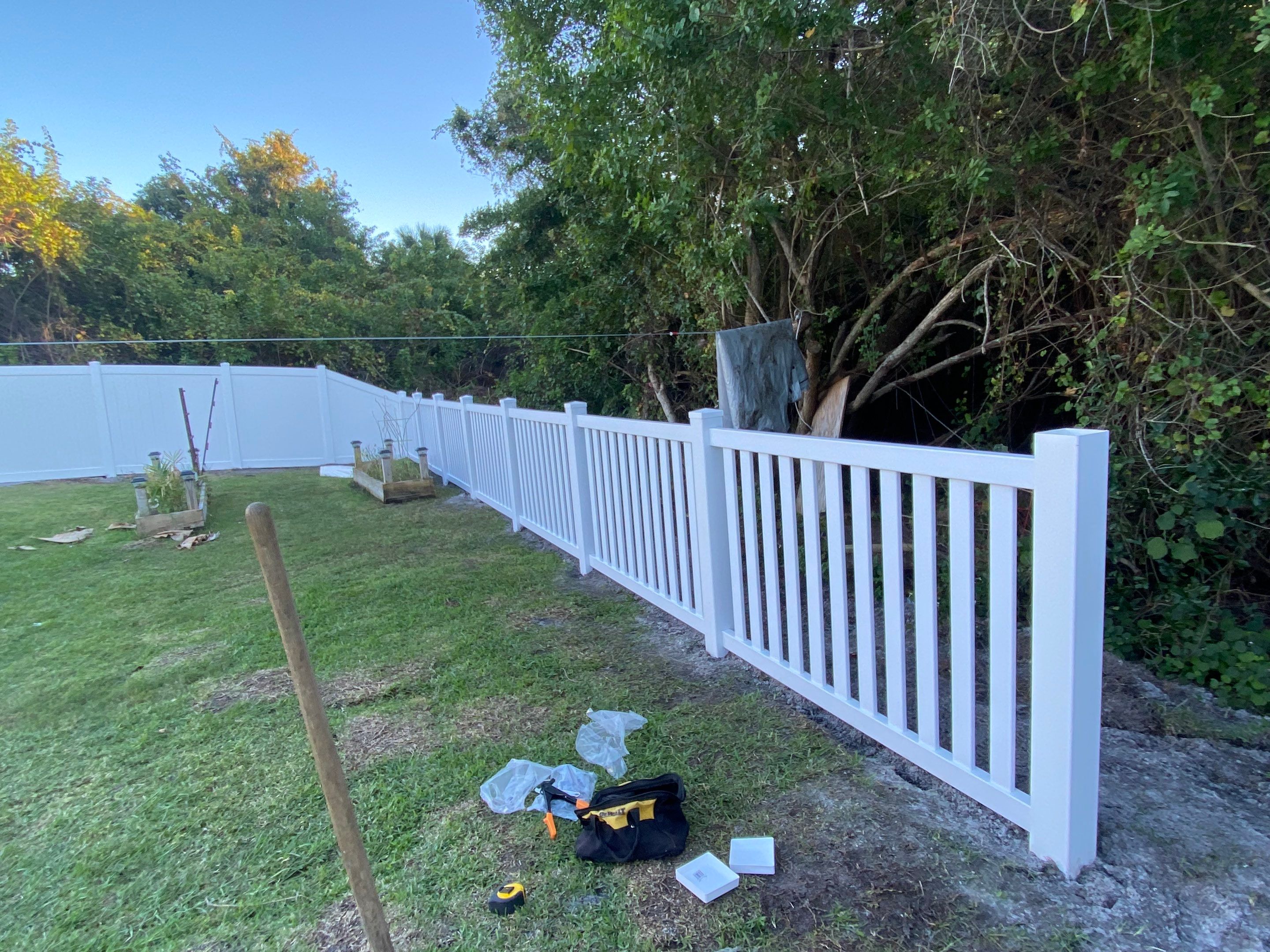 Ruskin, FL 6 ft. Tall White Vinyl Privacy with 4 ft. Picket Fence by Asap fence and gates, LLC