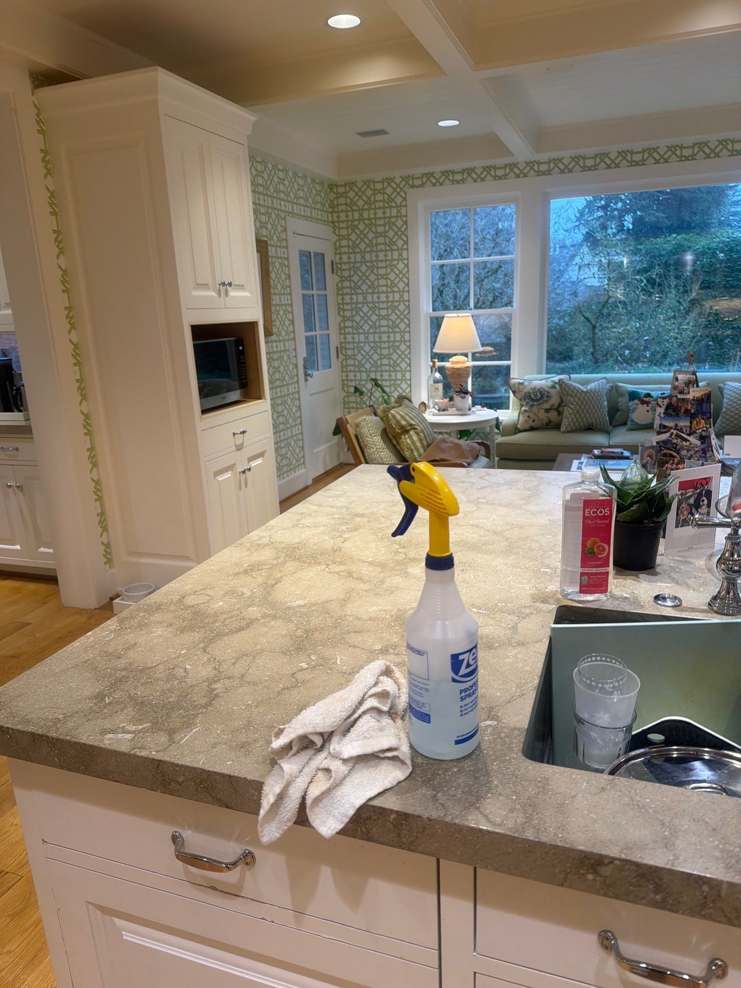 House Cleaning and Maid Service in Dunthorpe Portland by Cloud 9 Professional Cleaning Services