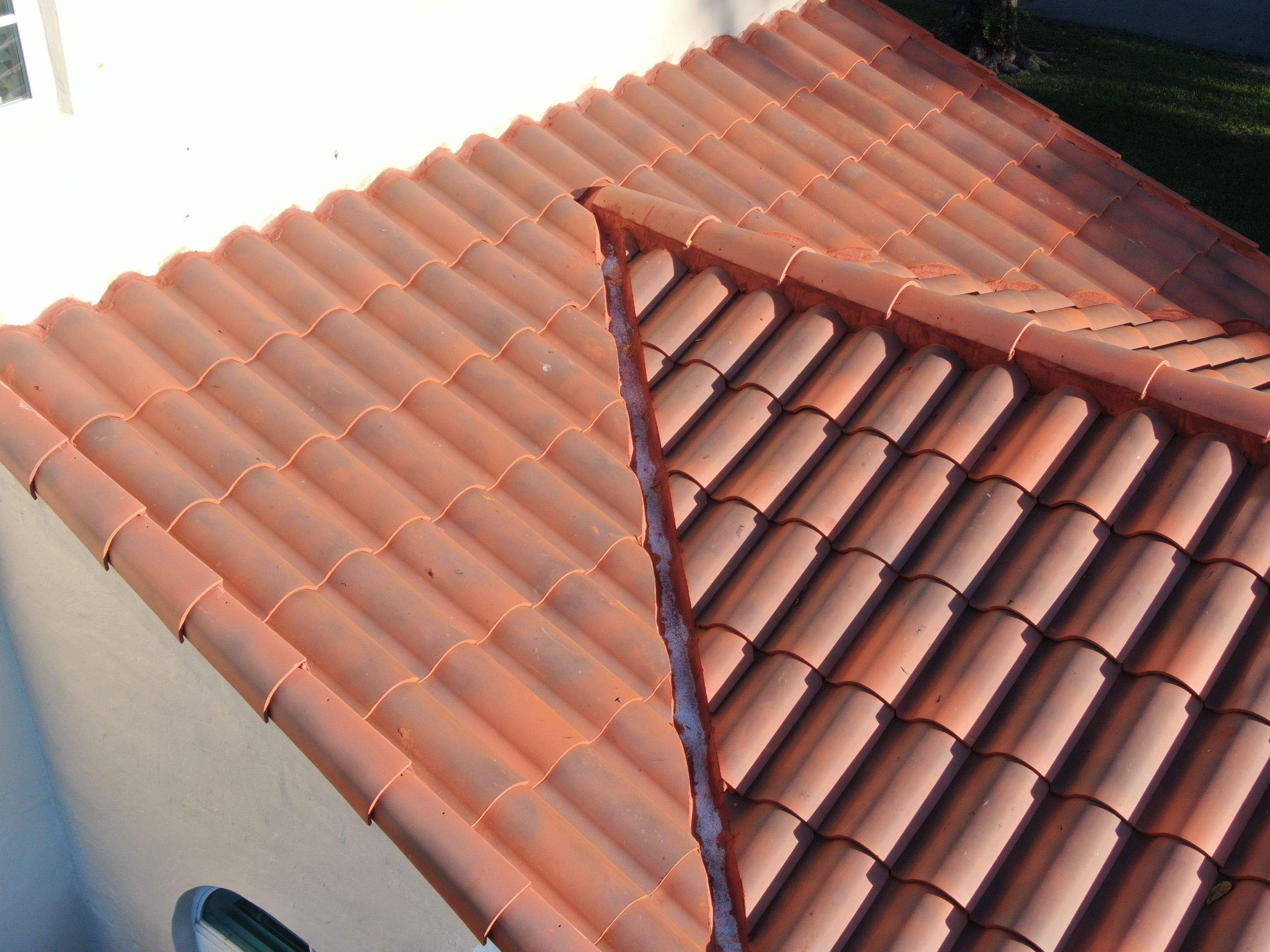 Verea Spanish S  - Fume Color by Istueta Roofing