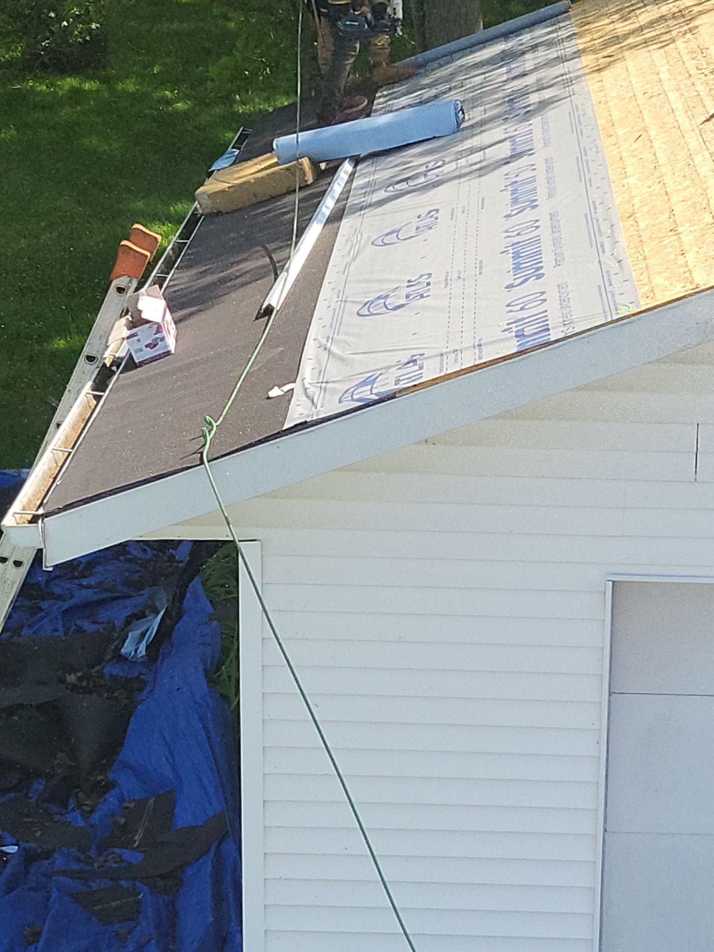 Atlas Pinnacle, Color, Coastal Granite, Drip Edge, Color, Birch White by Eagle Eye Roofing