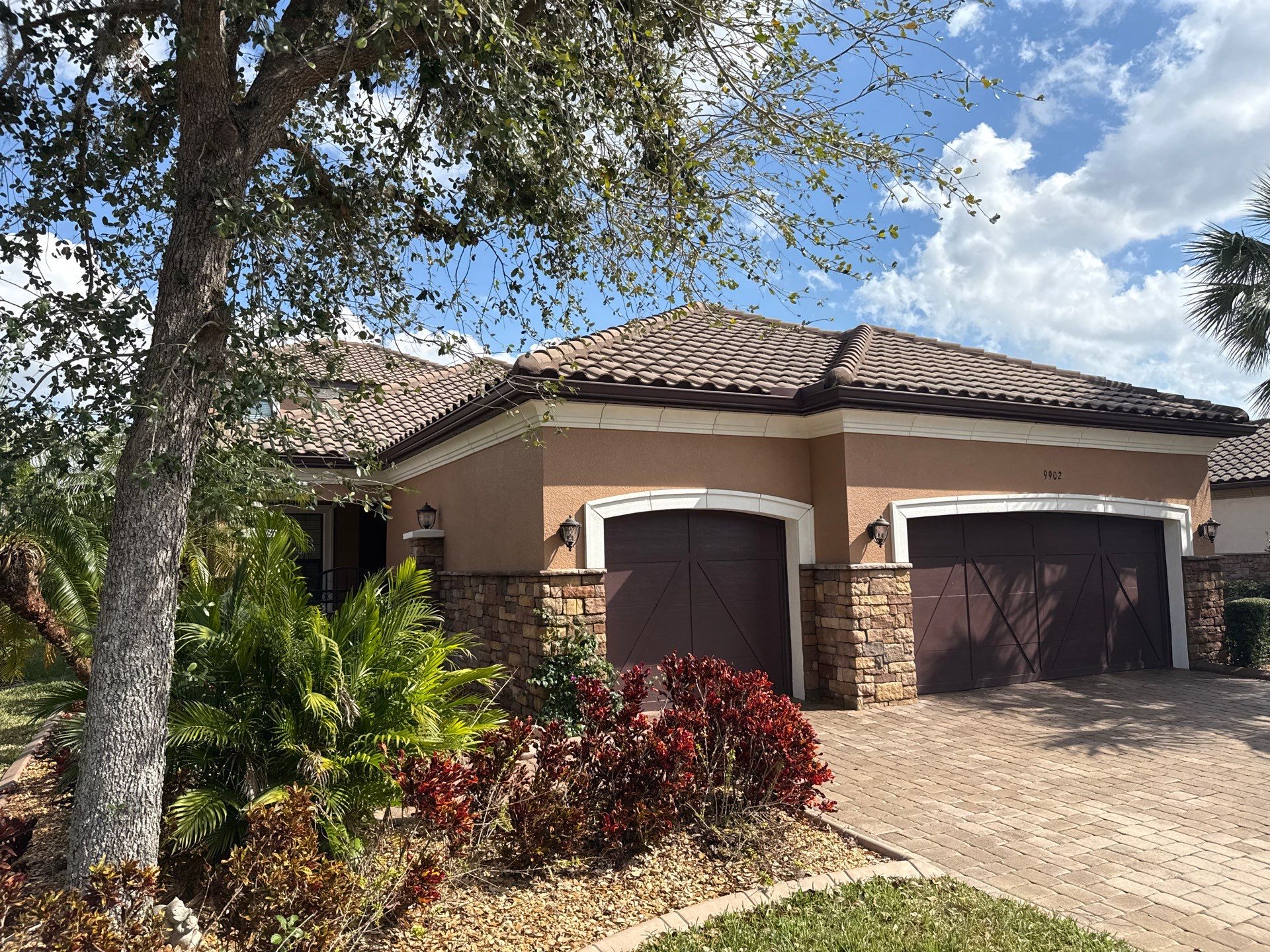 Tile Roof & Pool Deck Cleaning in Artisan Lakes Esplanade, Palmetto, FL – Sunshine AquaWash by Sunshine AquaWash