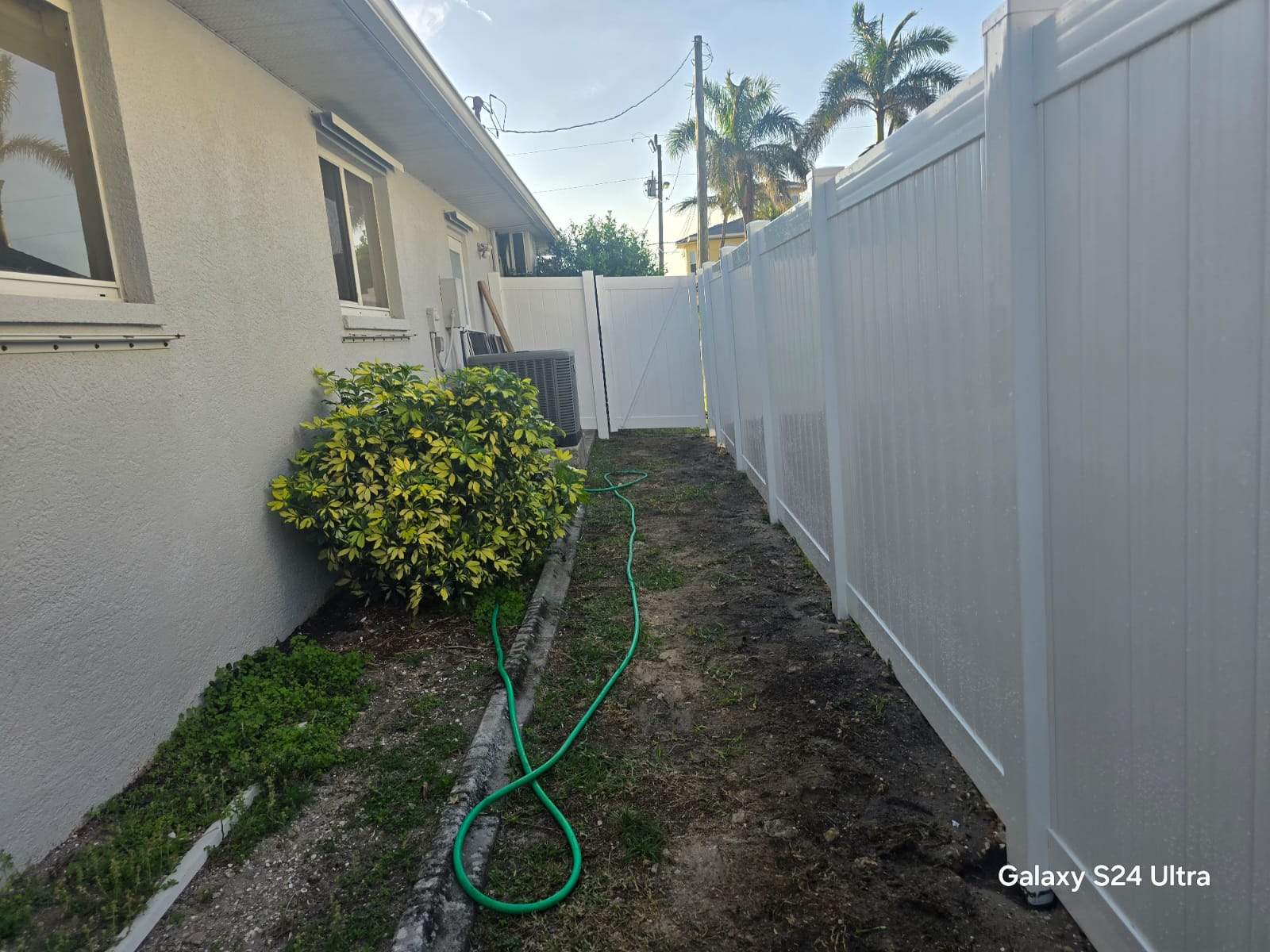 Full Residential Vinyl Privacy Fence Installation in Cape Coral by True Fence LLC