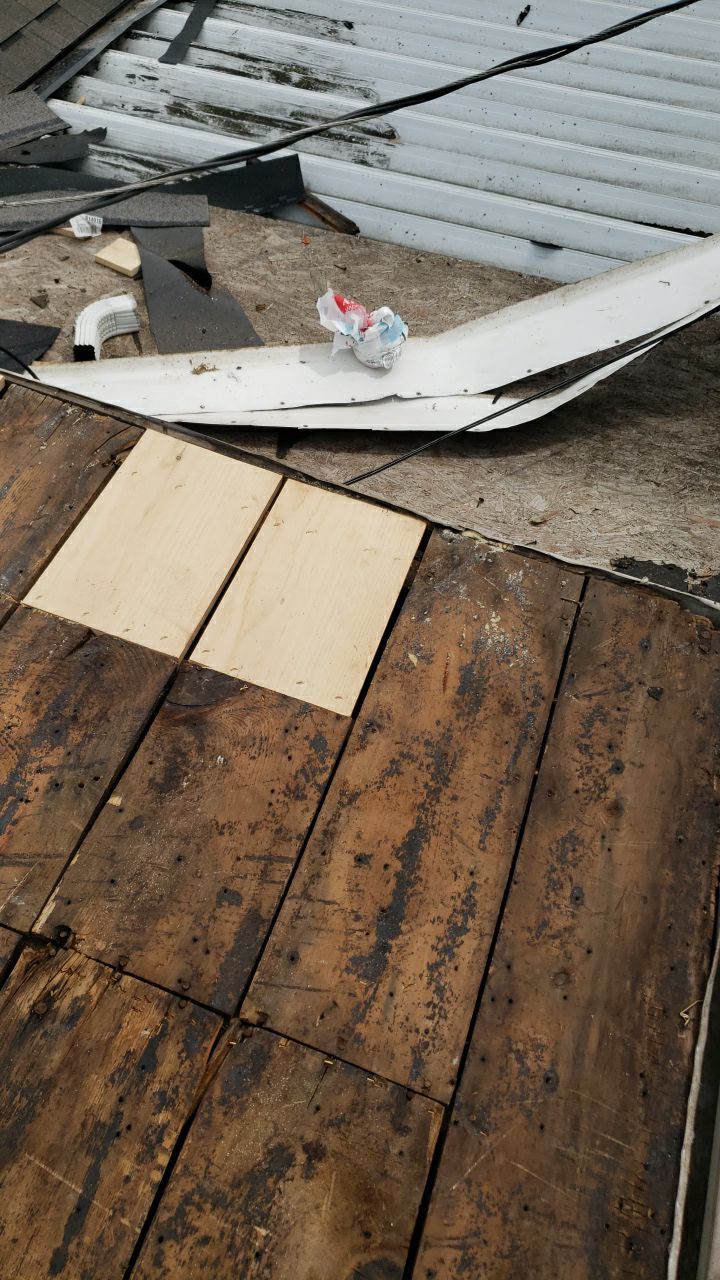 ATLAS PINNACLE COLOR: WEATHERED SHADOW DRIP EDGE: WHITE by Eagle Eye Roofing