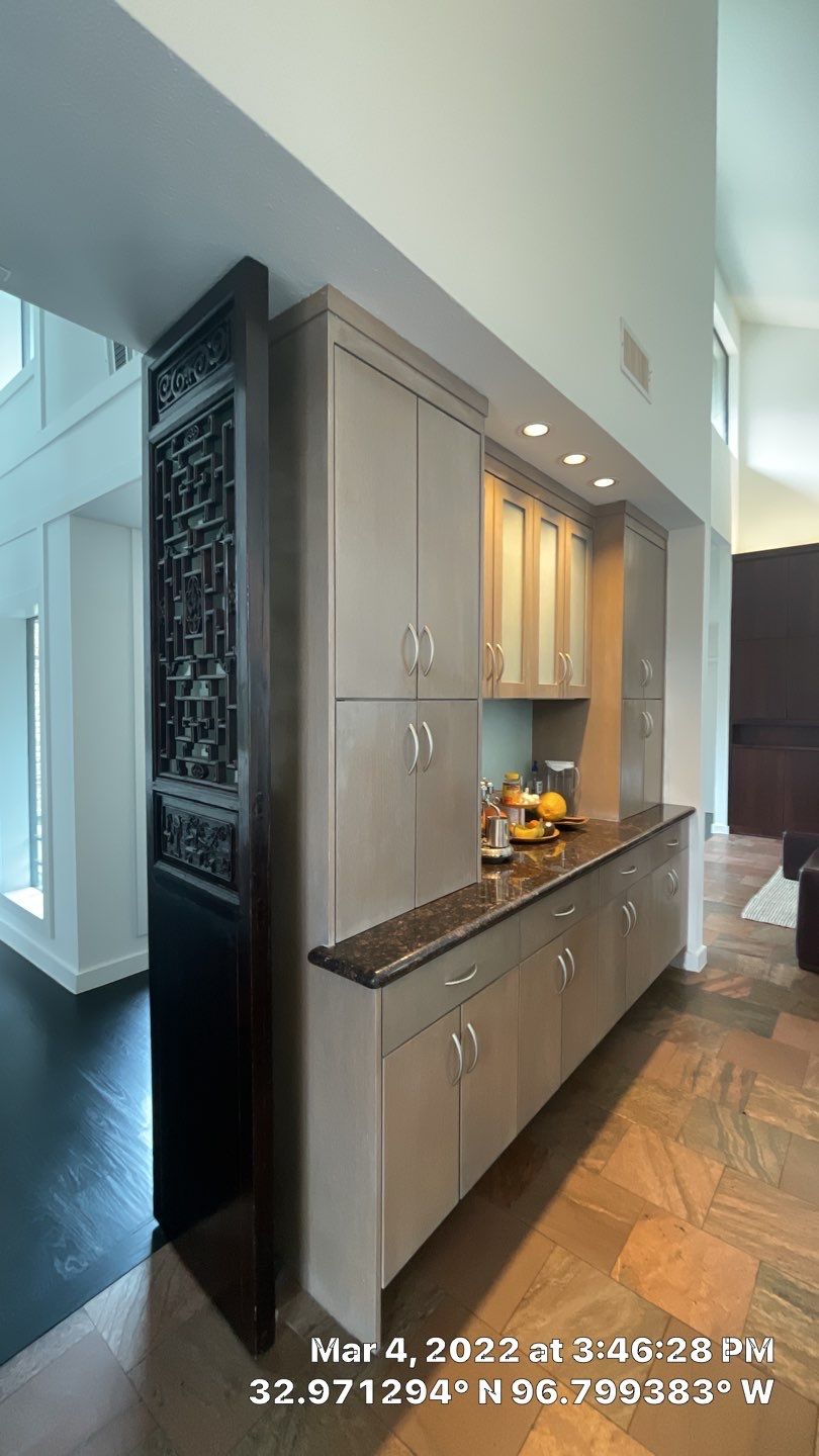 Modern & Clean Kitchen by SLM General Contractors & Roofing
