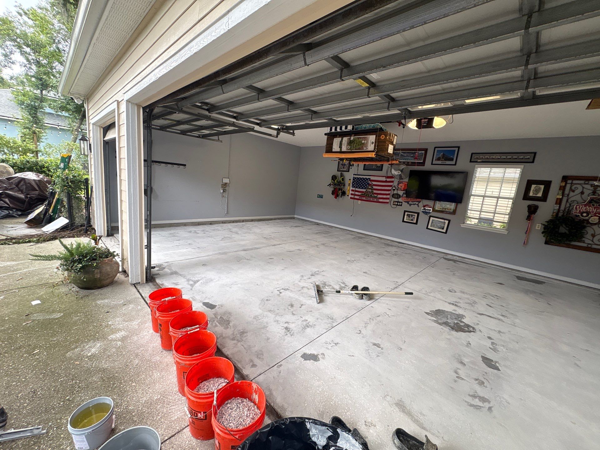 Custom Garage Floor Epoxy Coating in Fish Hawk, Florida by Performance Floors & Coating