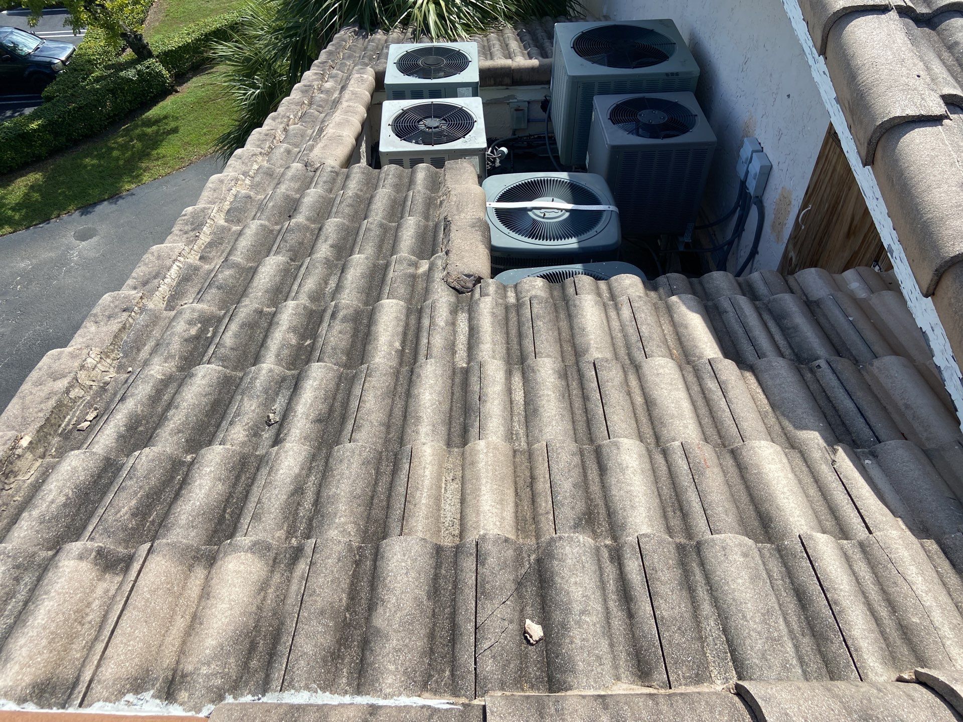 Commercial Roof Cleaning Coral Springs by BKB Pressure Cleaning LLC