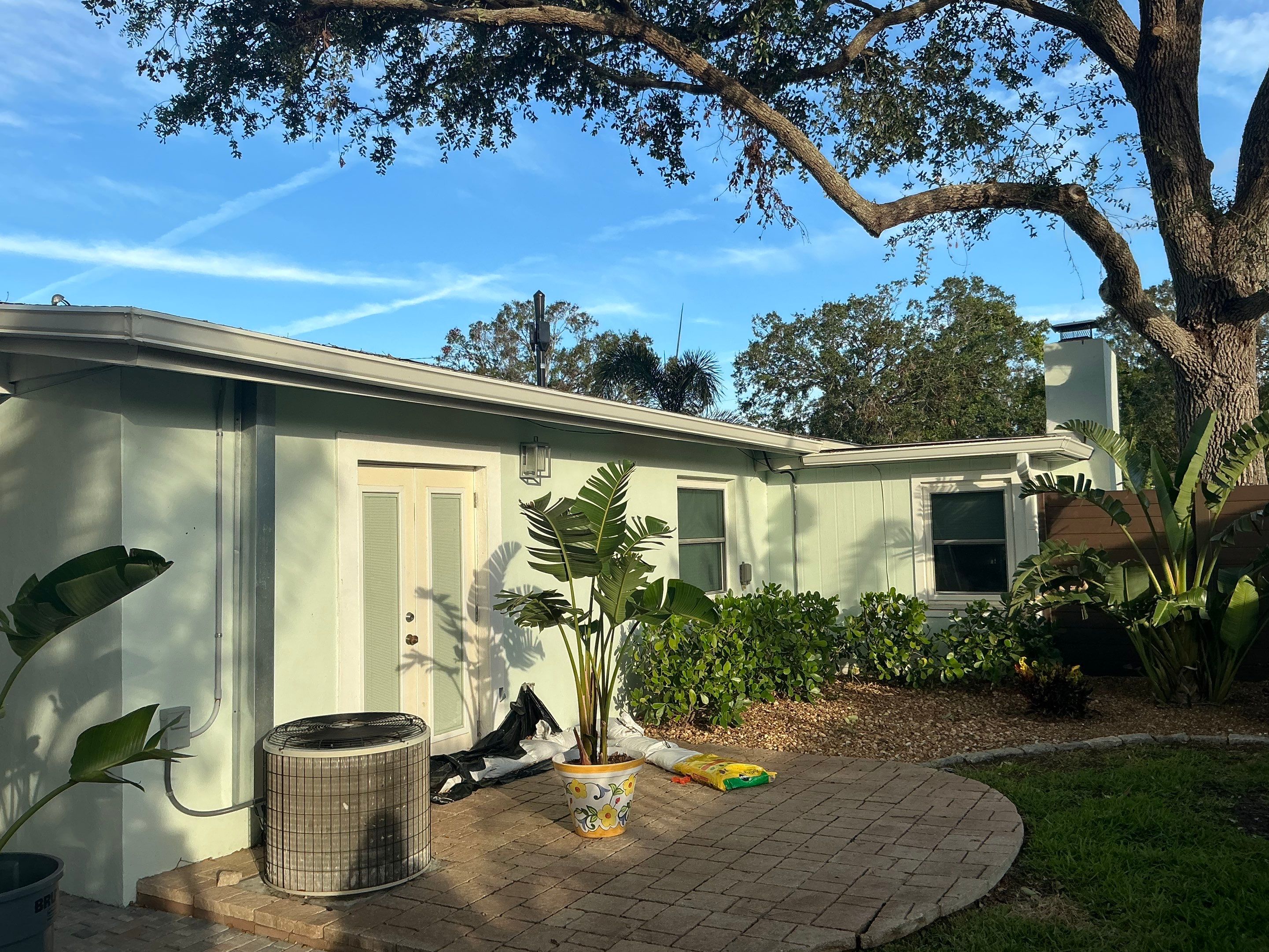 Elegant 7-Inch Seamless Gutters in Sarasota FL in Sarasota FL by Gutter Professors
